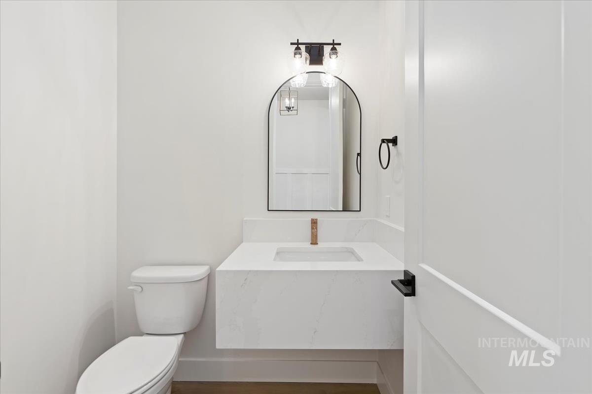 7168 E Chicken Hawk Loop, Nampa, Idaho 83686, 3 Bedrooms, 2.5 Bathrooms, Residential For Sale, Price $819,900,MLS 98961562