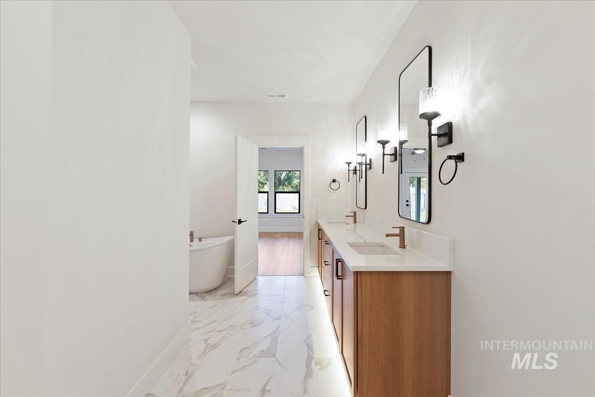 7168 E Chicken Hawk Loop, Nampa, Idaho 83686, 3 Bedrooms, 2.5 Bathrooms, Residential For Sale, Price $819,900,MLS 98961562