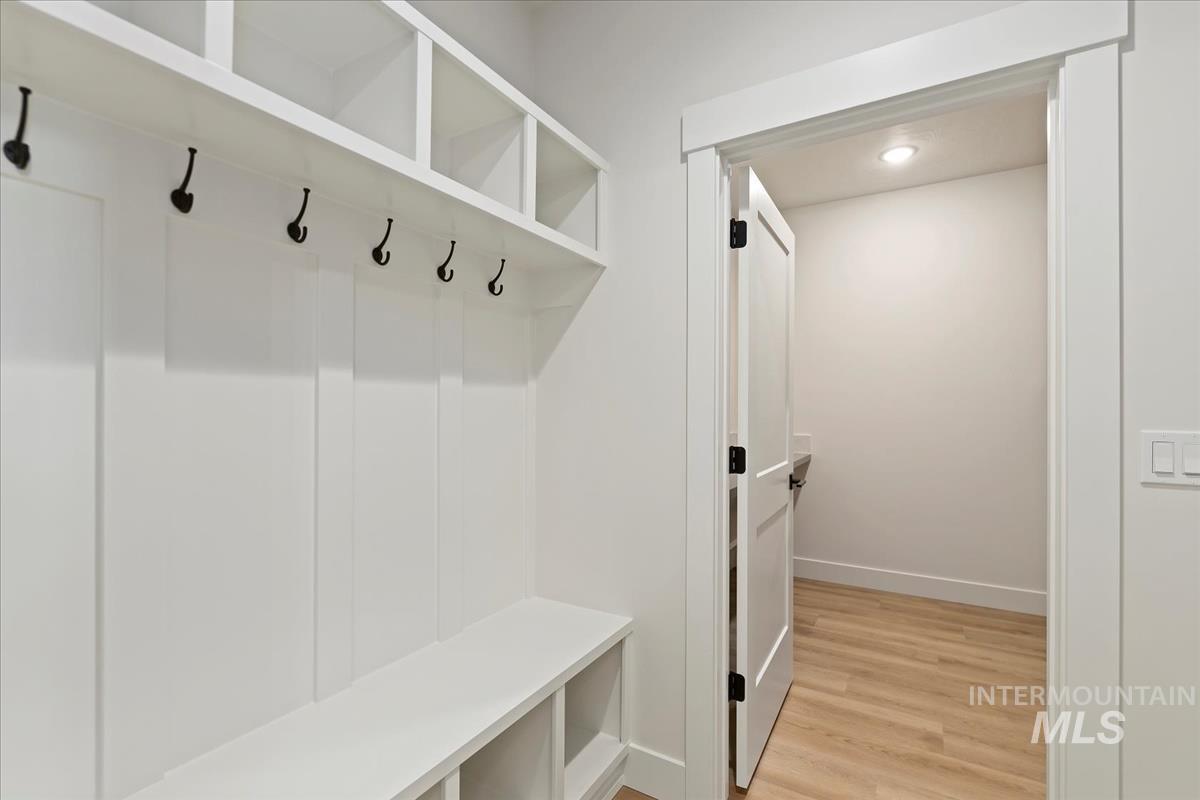 7168 E Chicken Hawk Loop, Nampa, Idaho 83686, 3 Bedrooms, 2.5 Bathrooms, Residential For Sale, Price $819,900,MLS 98961562