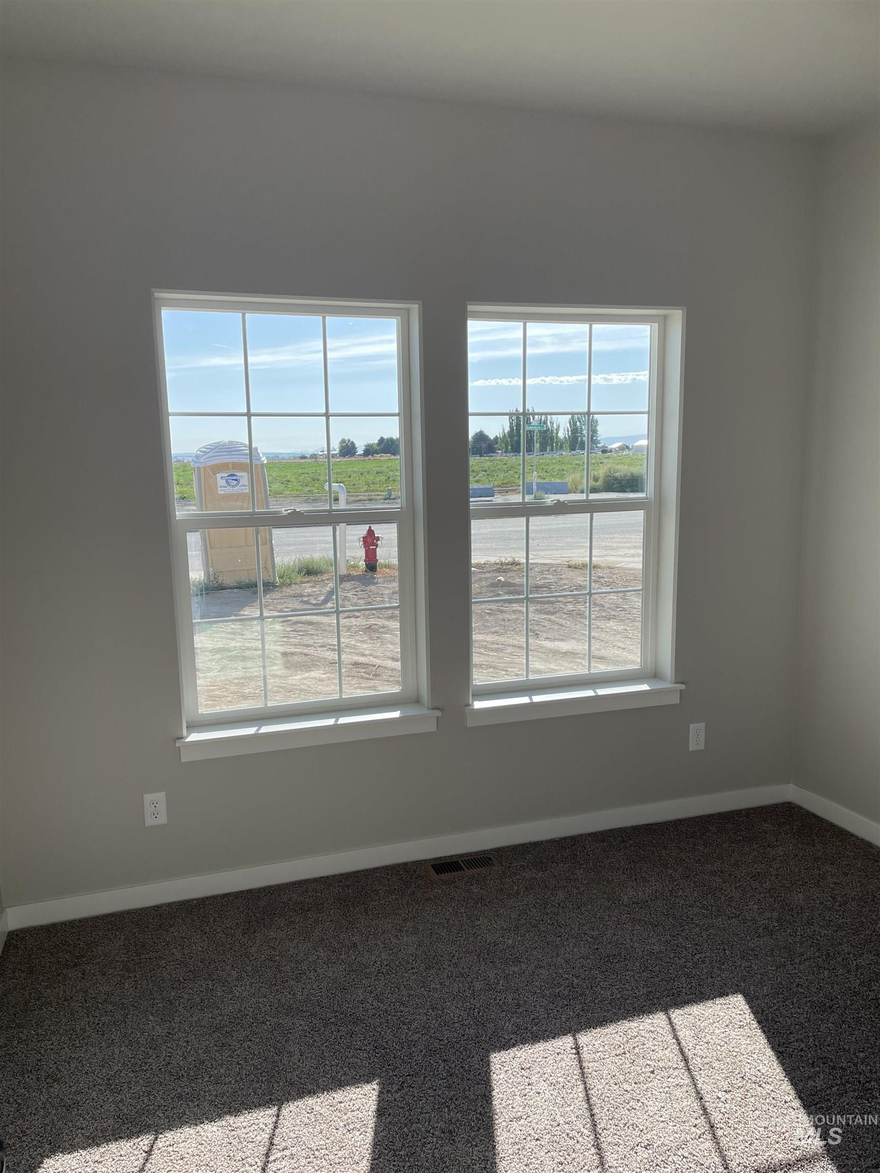 2036 Harrison St, Twin Falls, Idaho 83301, 3 Bedrooms, 2 Bathrooms, Residential For Sale, Price $379,900,MLS 98961577