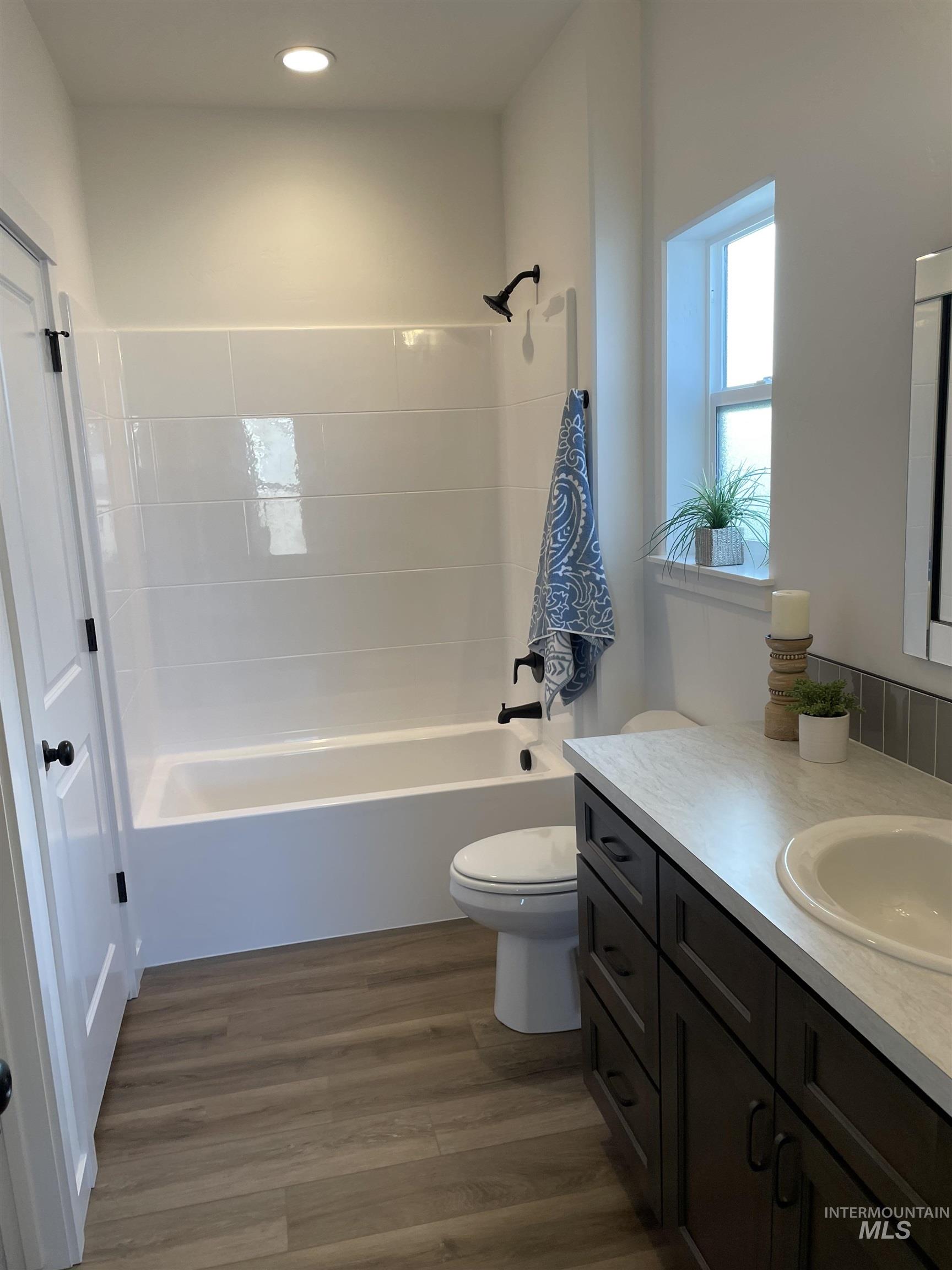 2022 Harrison St, Twin Falls, Idaho 83301, 3 Bedrooms, 2 Bathrooms, Residential For Sale, Price $379,900,MLS 98961581