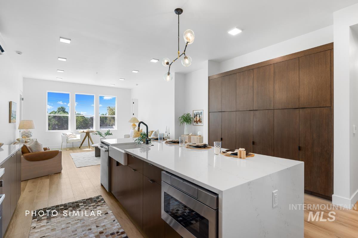 55 E State St, Eagle, Idaho 83616, 2 Bedrooms, 2 Bathrooms, Residential For Sale, Price $848,000, 98961599