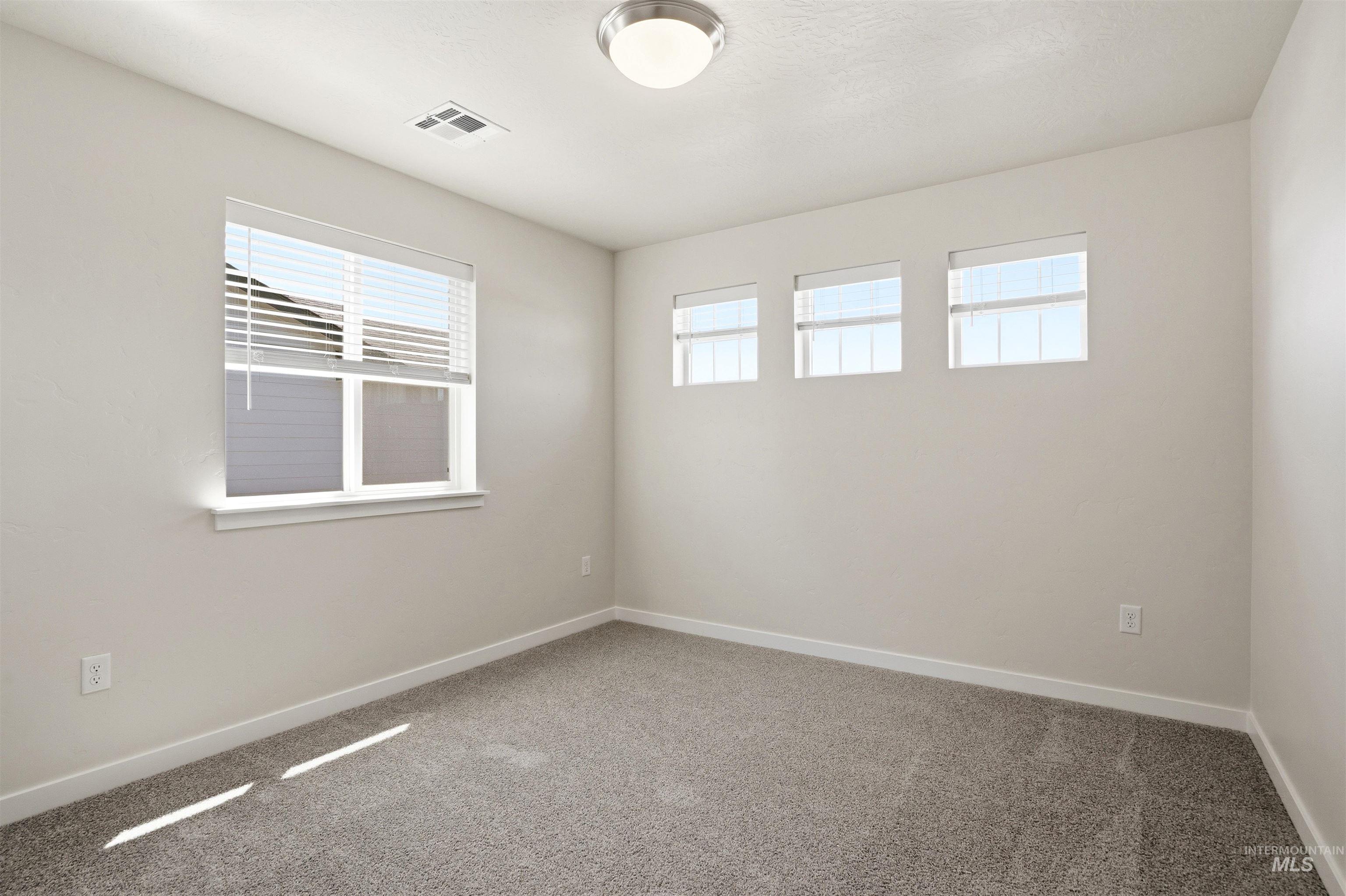 338 W Omphale St., Kuna, Idaho 83634, 5 Bedrooms, 3 Bathrooms, Residential For Sale, Price $524,990,MLS 98961602