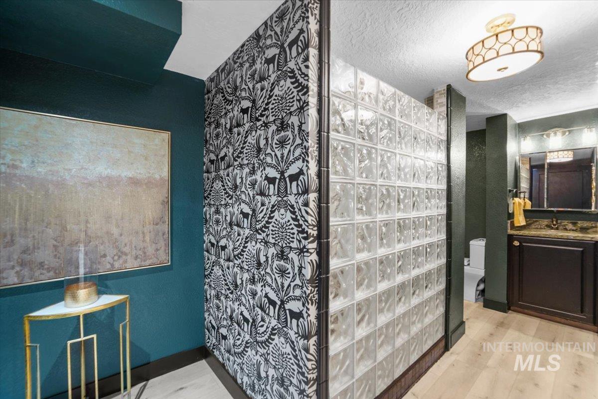 3200 N Mountain View Dr, Boise, Idaho 83704-4635, 5 Bedrooms, 5 Bathrooms, Residential For Sale, Price $2,145,000,MLS 98961608