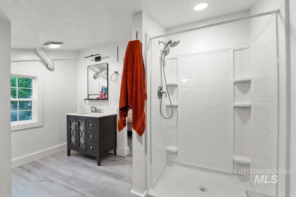 3200 N Mountain View Dr, Boise, Idaho 83704-4635, 5 Bedrooms, 5 Bathrooms, Residential For Sale, Price $2,145,000,MLS 98961608