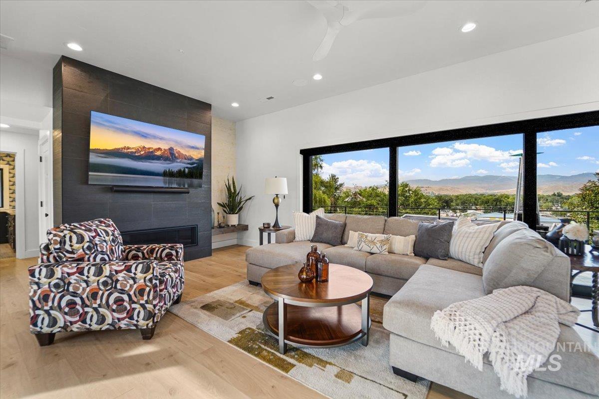 3200 N Mountain View Dr, Boise, Idaho 83704-4635, 5 Bedrooms, 5 Bathrooms, Residential For Sale, Price $2,145,000,MLS 98961608