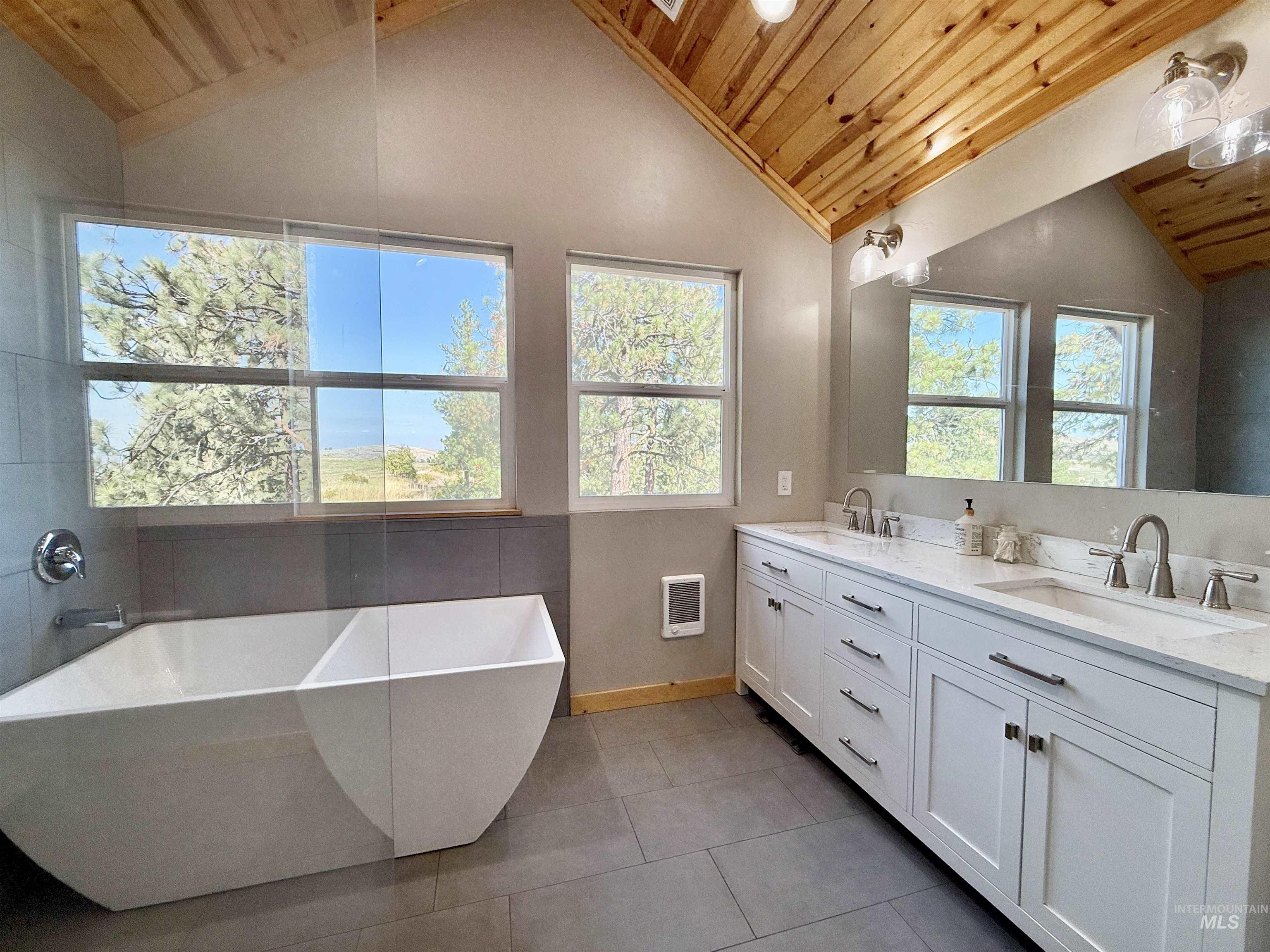 929 Mt. Idaho Grade Rd, Grangeville, Idaho 83530, 4 Bedrooms, 2 Bathrooms, Residential For Sale, Price $839,000, 98961614