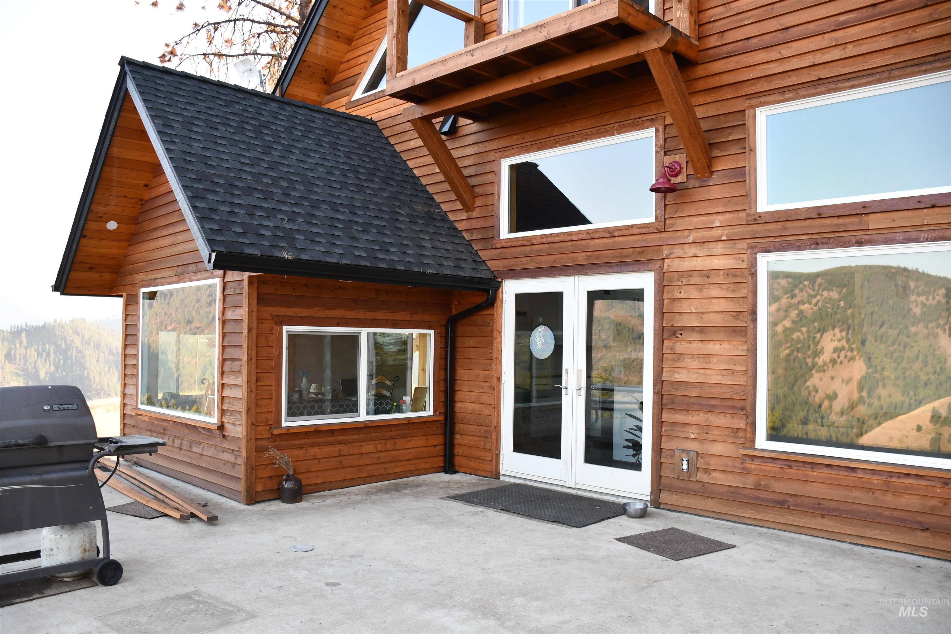 929 Mt. Idaho Grade Rd, Grangeville, Idaho 83530, 4 Bedrooms, 2 Bathrooms, Residential For Sale, Price $839,000, 98961614
