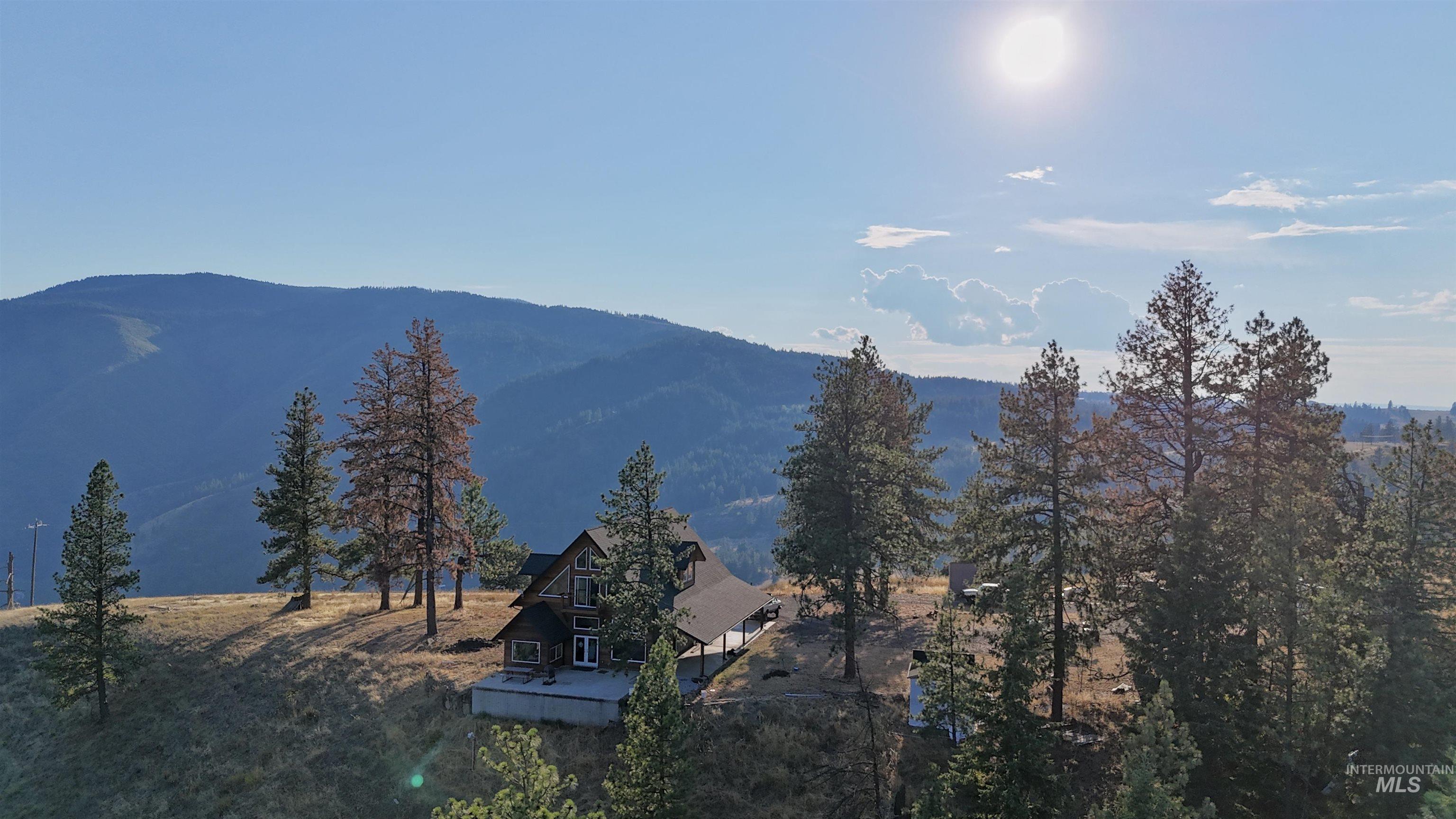 929 Mt. Idaho Grade Rd, Grangeville, Idaho 83530, 4 Bedrooms, 2 Bathrooms, Residential For Sale, Price $885,000, 98961614