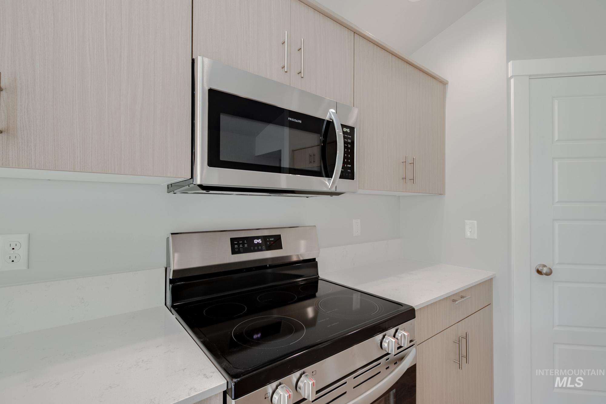 6315 W Karpathos St, Meridian, Idaho 83646, 3 Bedrooms, 2 Bathrooms, Residential For Sale, Price $452,990,MLS 98961640