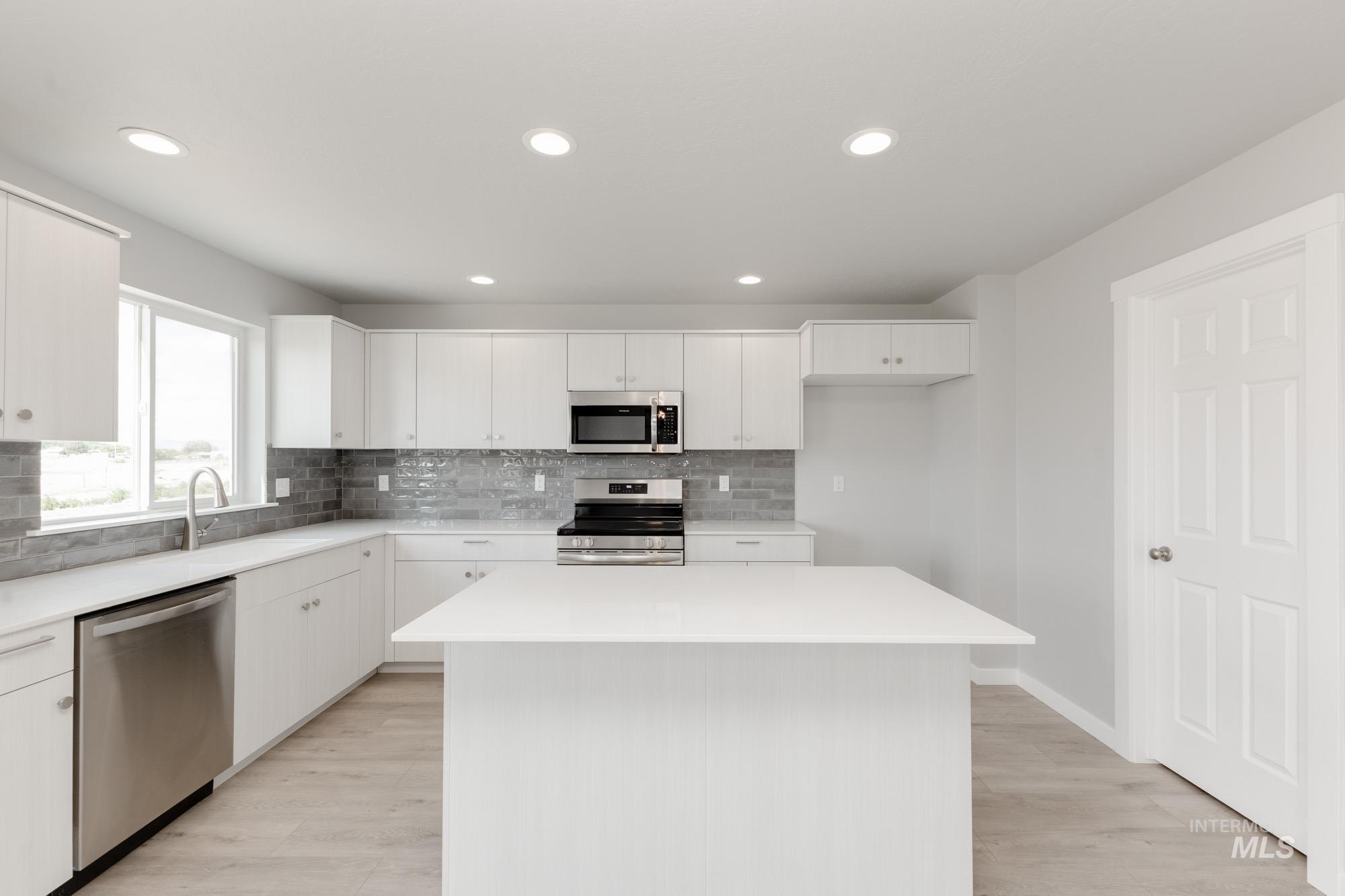 18161 N Lion Head Ave, Nampa, Idaho 83687, 4 Bedrooms, 2.5 Bathrooms, Residential For Sale, Price $455,990,MLS 98961646