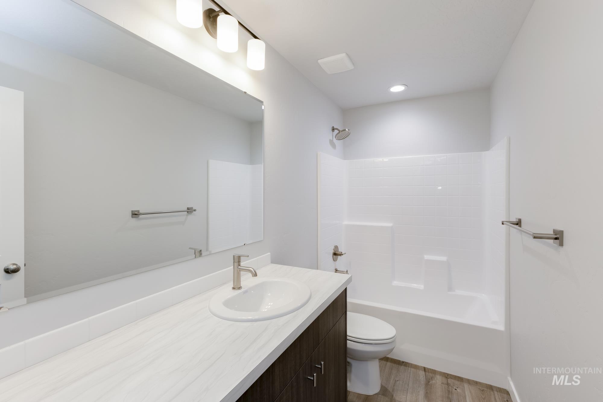 18180 N Azalea Ave, Nampa, Idaho 83687, 3 Bedrooms, 2 Bathrooms, Residential For Sale, Price $384,990,MLS 98961648