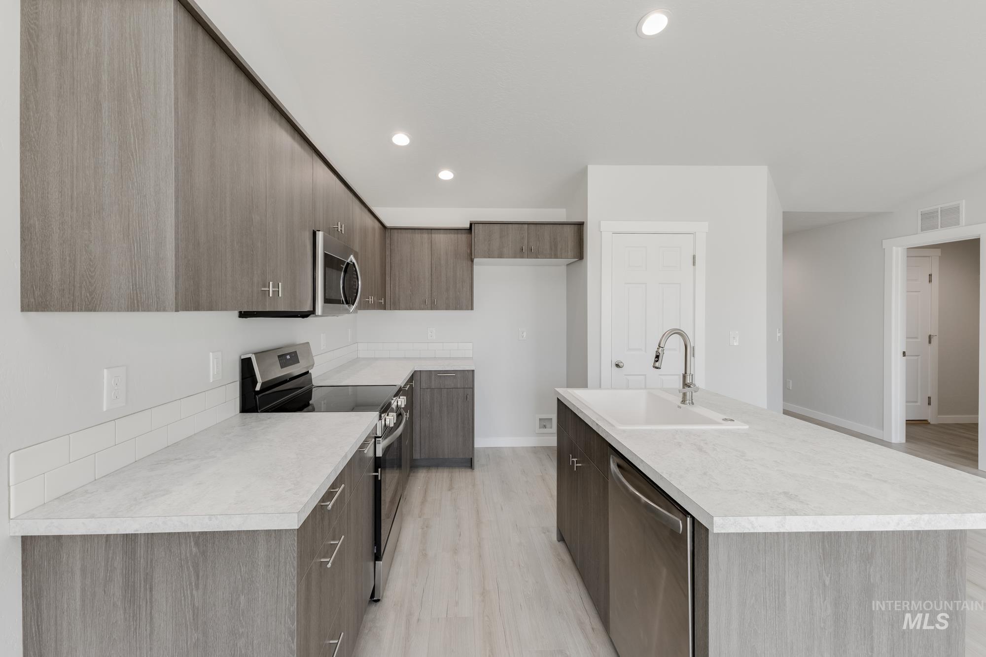 18152 N Azalea Ave, Nampa, Idaho 83687, 3 Bedrooms, 2 Bathrooms, Residential For Sale, Price $382,990,MLS 98961649