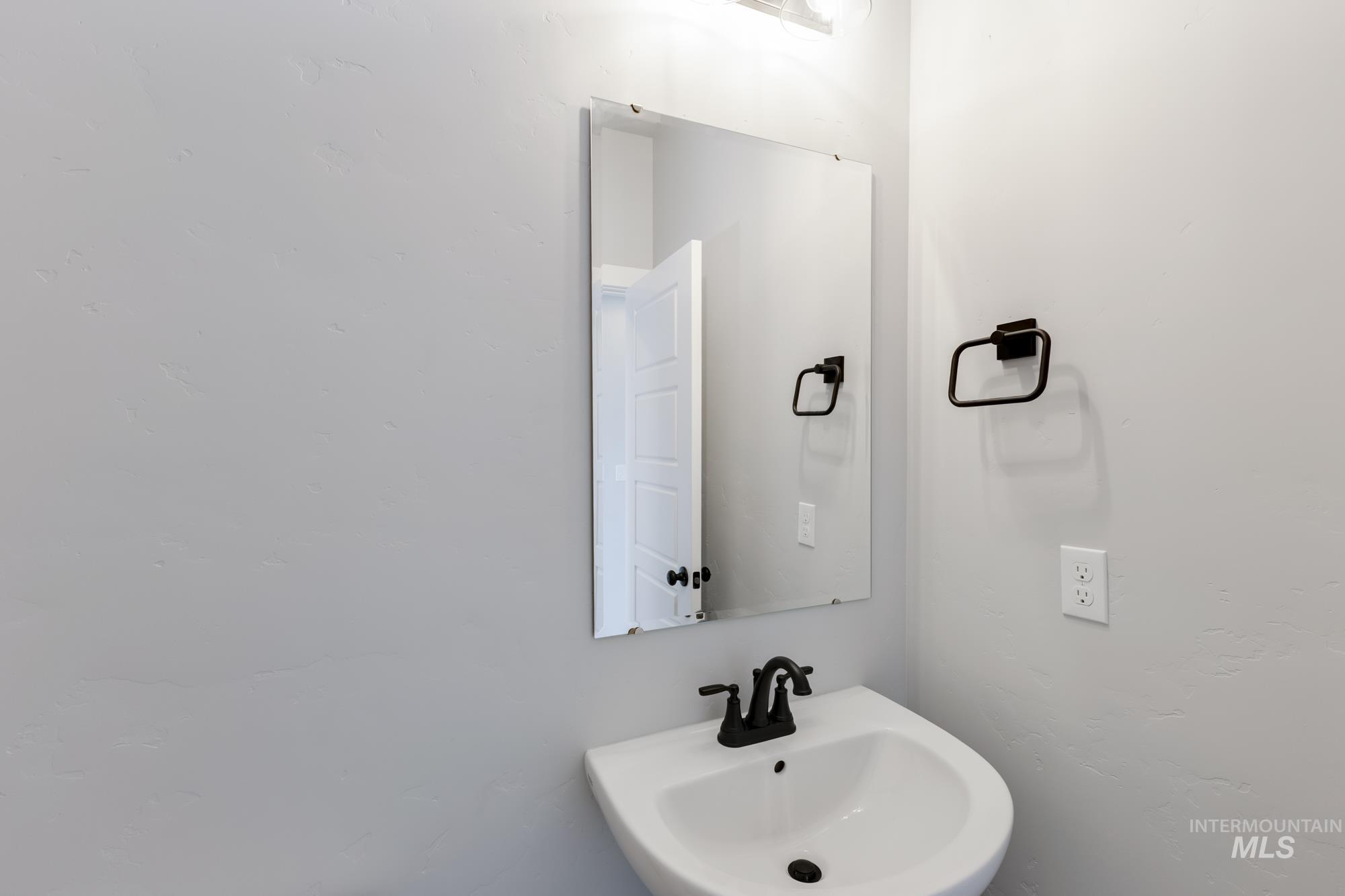 4259 E Hillsong St, Meridian, Idaho 83642, 4 Bedrooms, 2.5 Bathrooms, Residential For Sale, Price $482,990,MLS 98961660