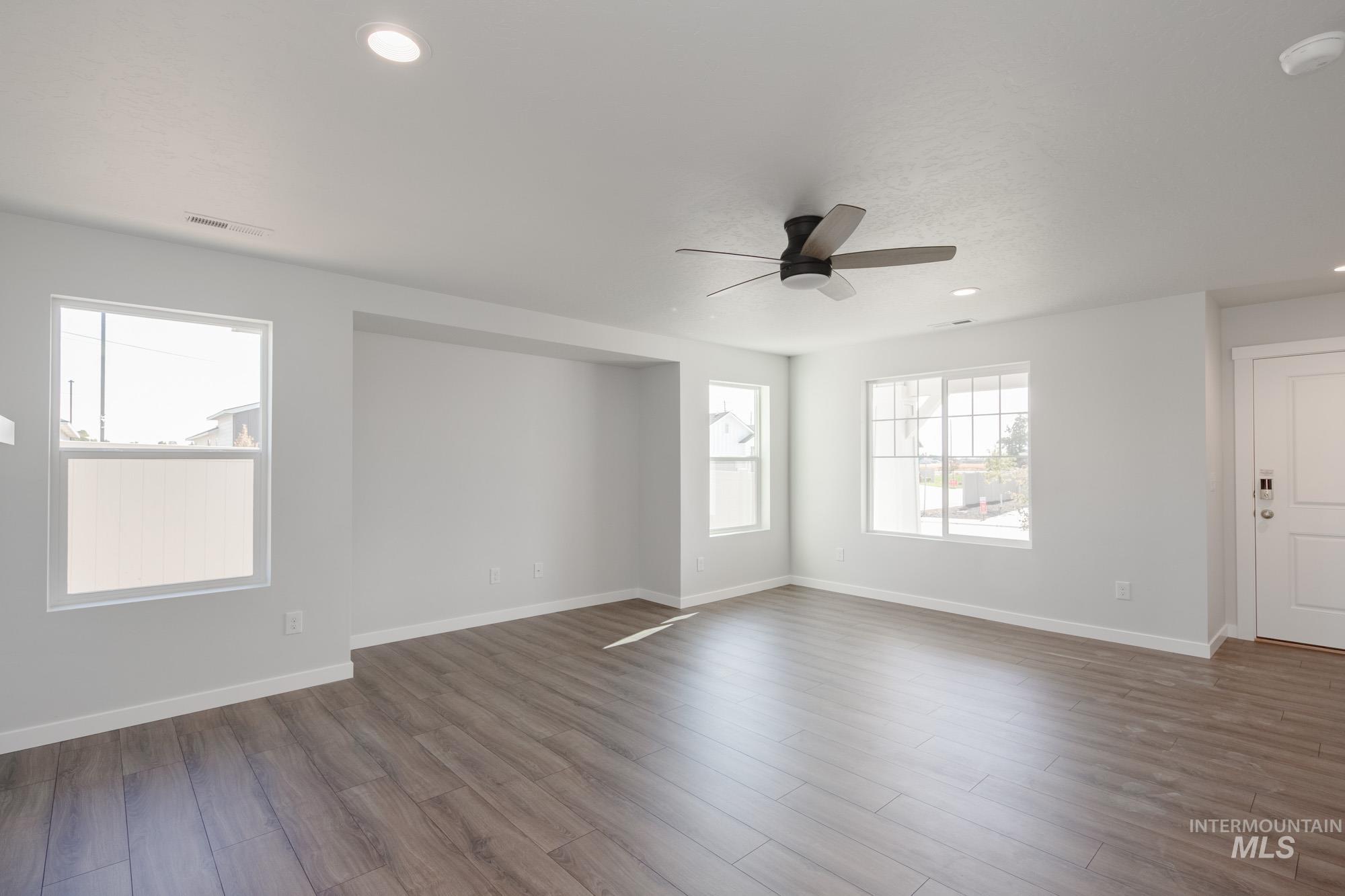 3270 W Morere Dr, Meridian, Idaho 83642, 5 Bedrooms, 2.5 Bathrooms, Residential For Sale, Price $549,990,MLS 98961661