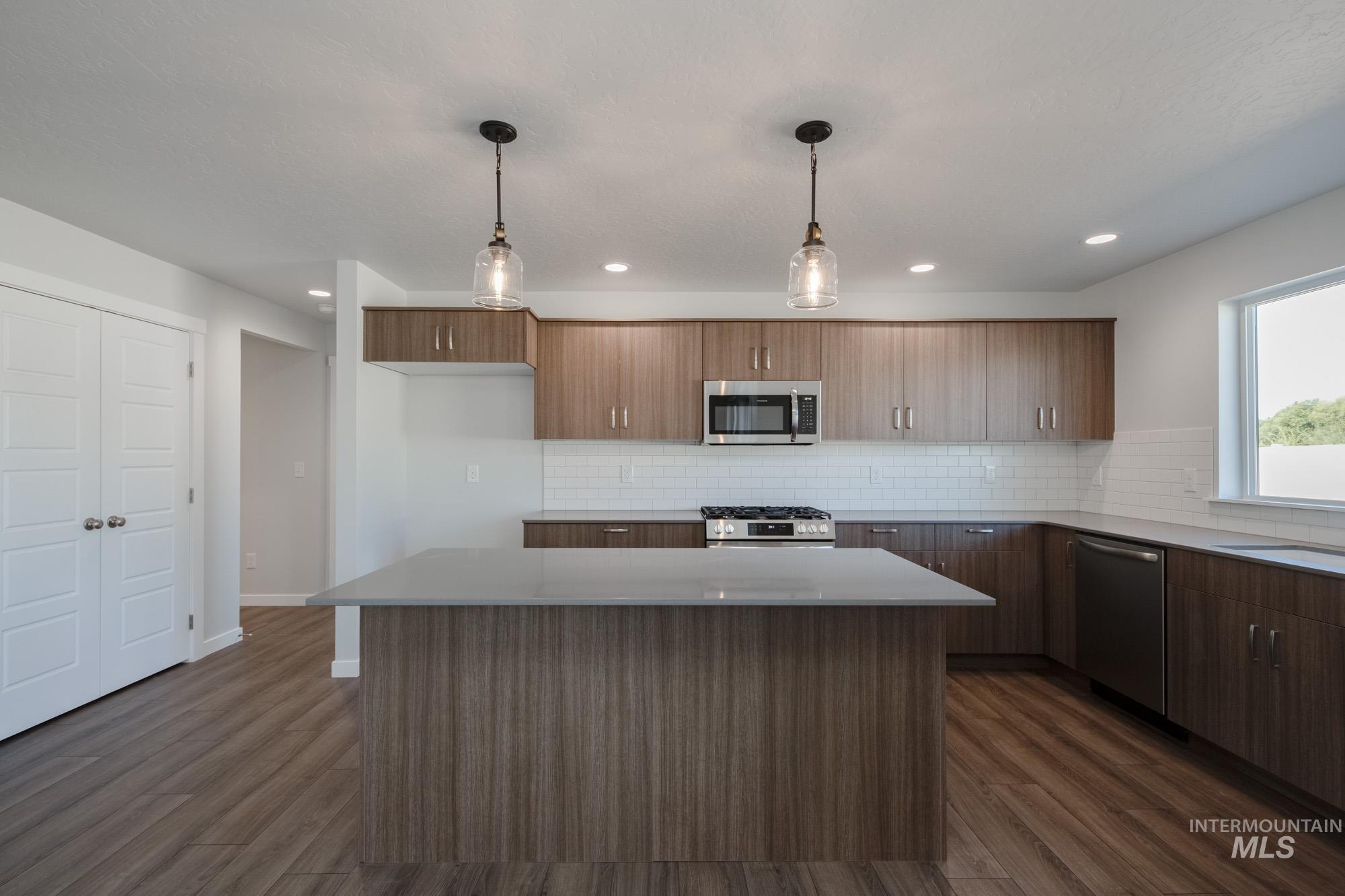 3270 W Morere Dr, Meridian, Idaho 83642, 5 Bedrooms, 2.5 Bathrooms, Residential For Sale, Price $549,990,MLS 98961661