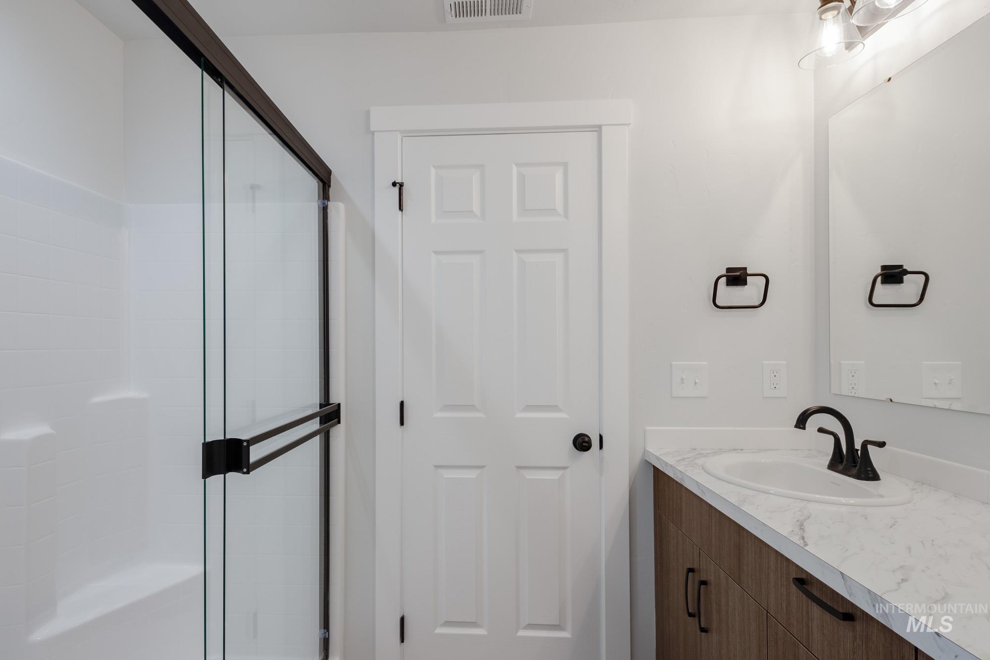 2905 E Valley Wind St, Kuna, Idaho 83634, 3 Bedrooms, 2 Bathrooms, Residential For Sale, Price $414,990,MLS 98961670