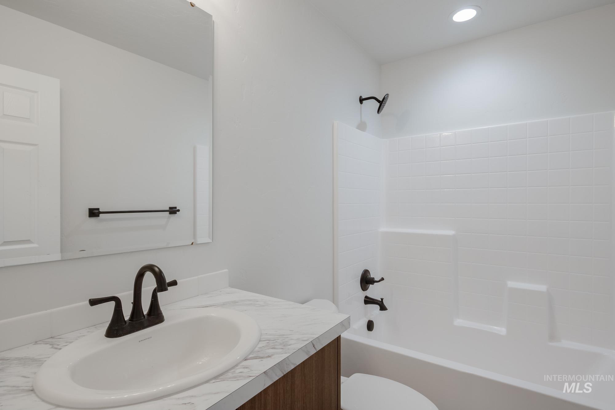 2905 E Valley Wind St, Kuna, Idaho 83634, 3 Bedrooms, 2 Bathrooms, Residential For Sale, Price $414,990,MLS 98961670