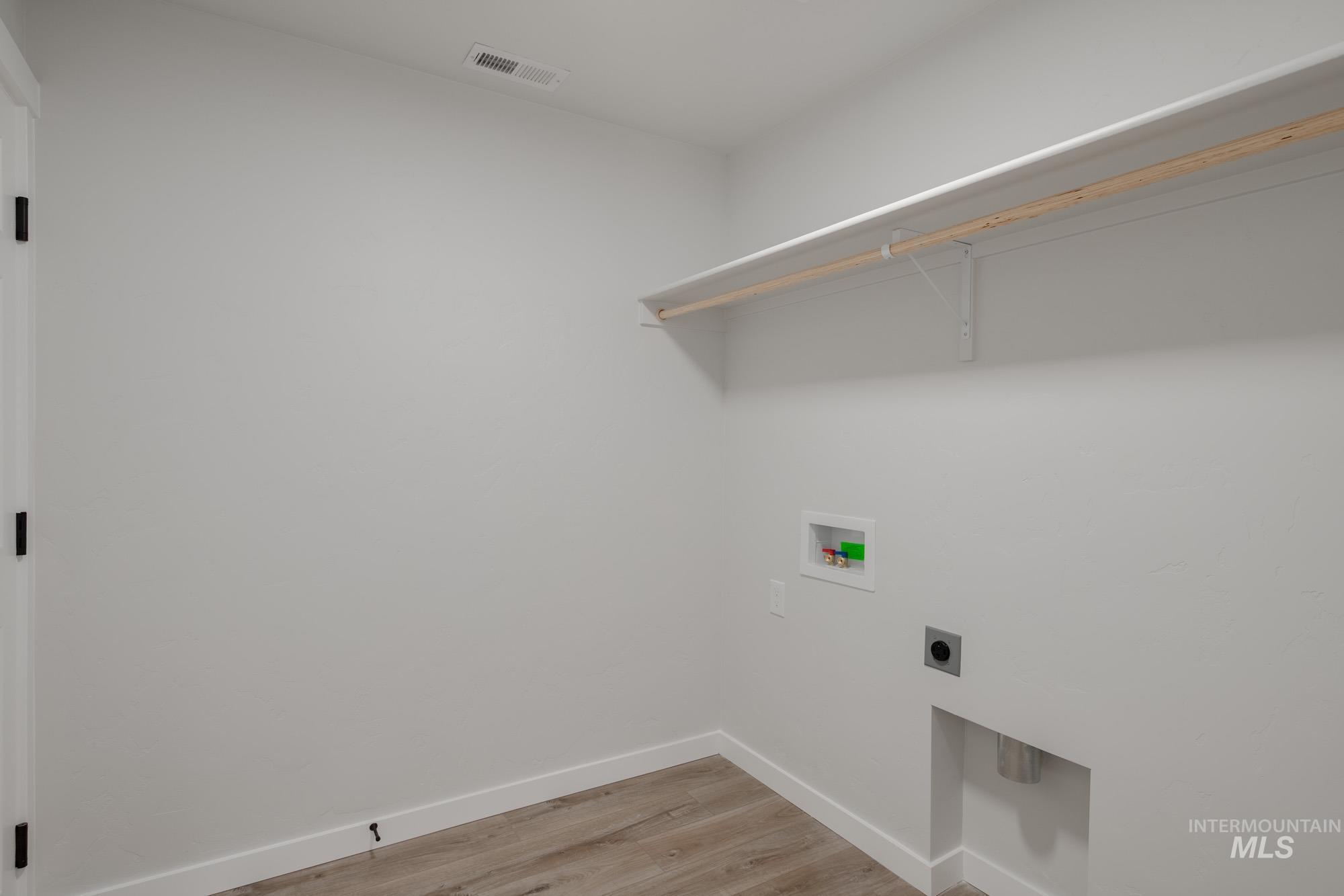 2905 E Valley Wind St, Kuna, Idaho 83634, 3 Bedrooms, 2 Bathrooms, Residential For Sale, Price $414,990,MLS 98961670