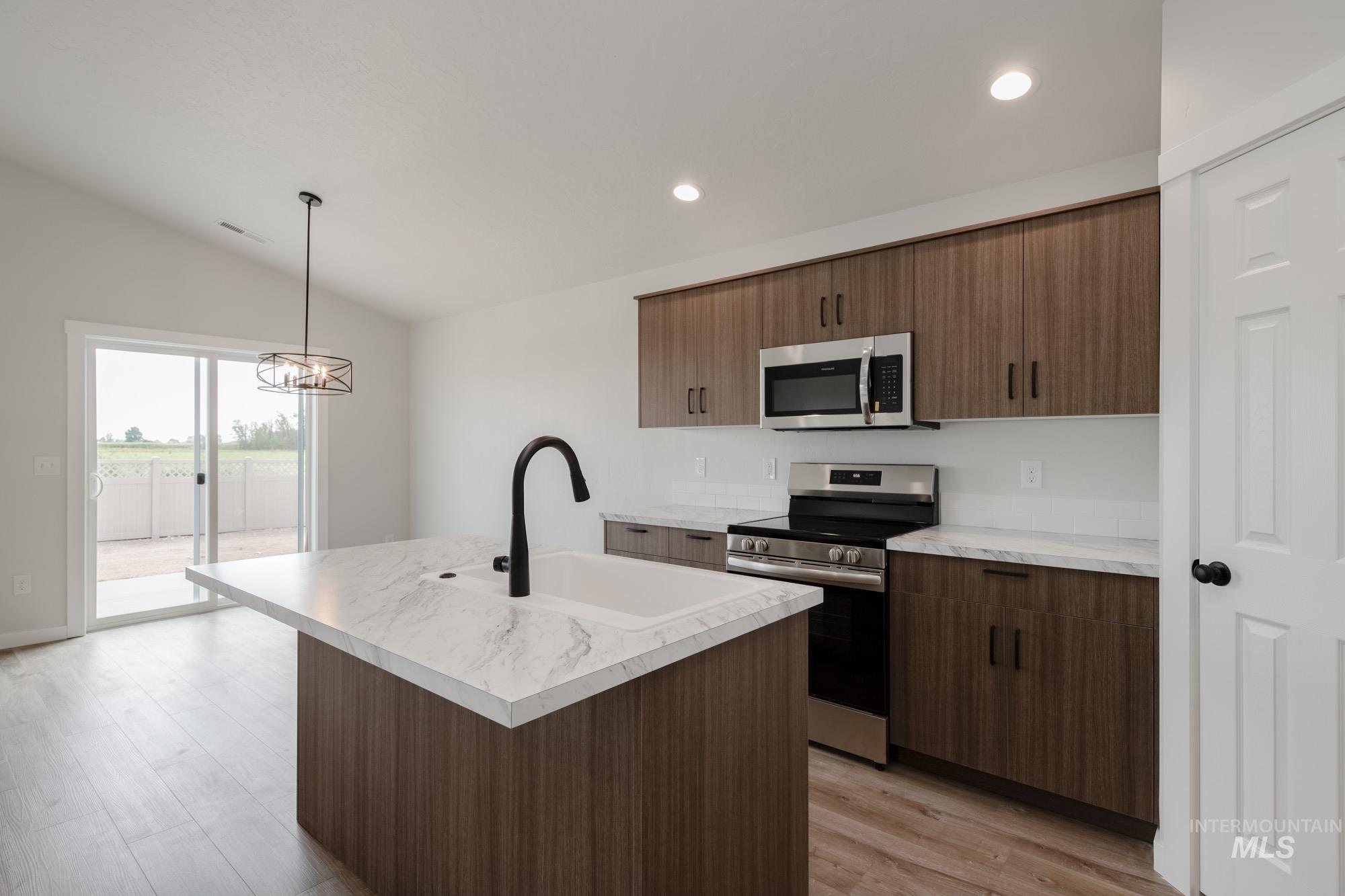 2905 E Valley Wind St, Kuna, Idaho 83634, 3 Bedrooms, 2 Bathrooms, Residential For Sale, Price $414,990,MLS 98961670