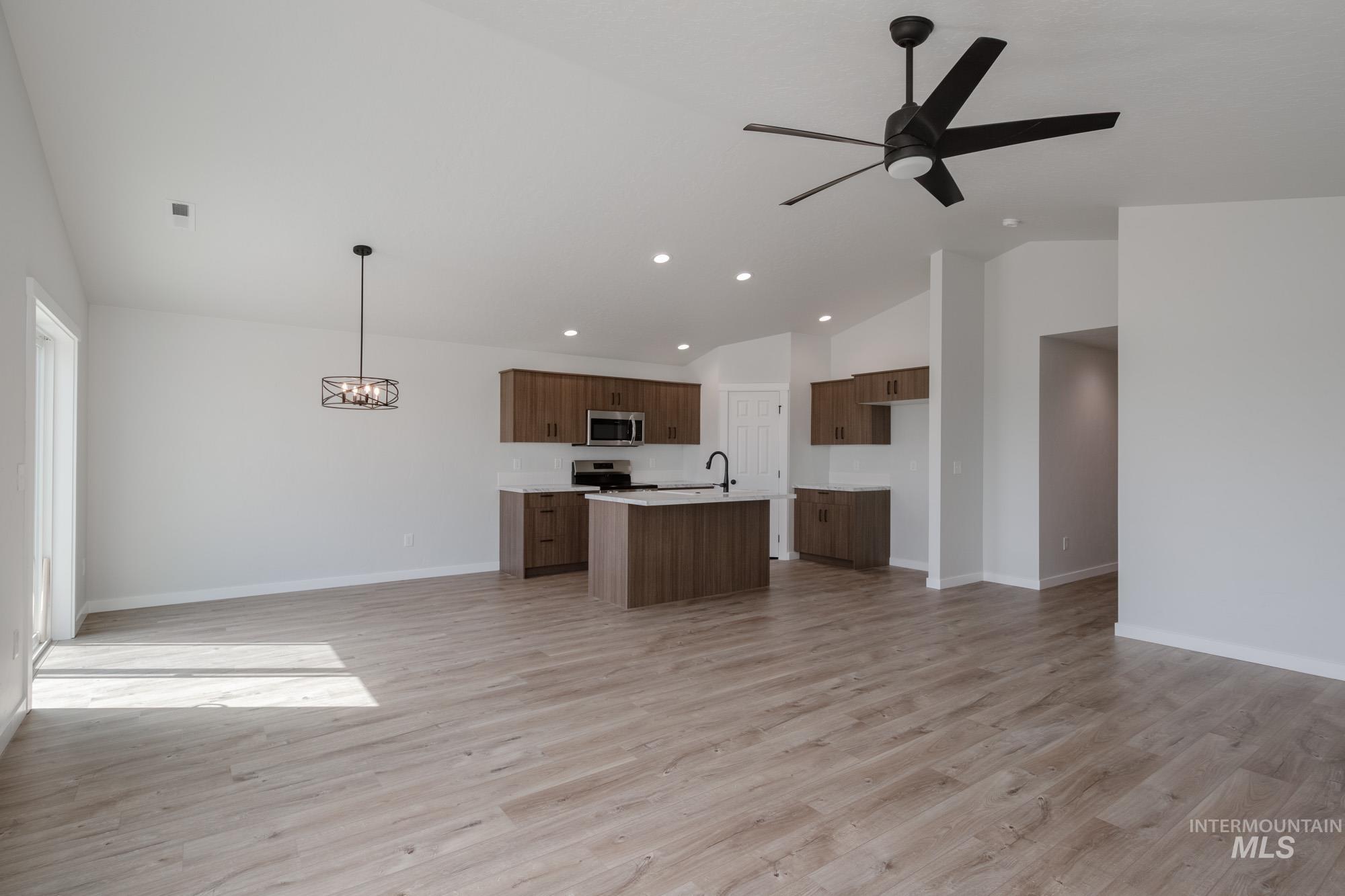 2905 E Valley Wind St, Kuna, Idaho 83634, 3 Bedrooms, 2 Bathrooms, Residential For Sale, Price $414,990,MLS 98961670