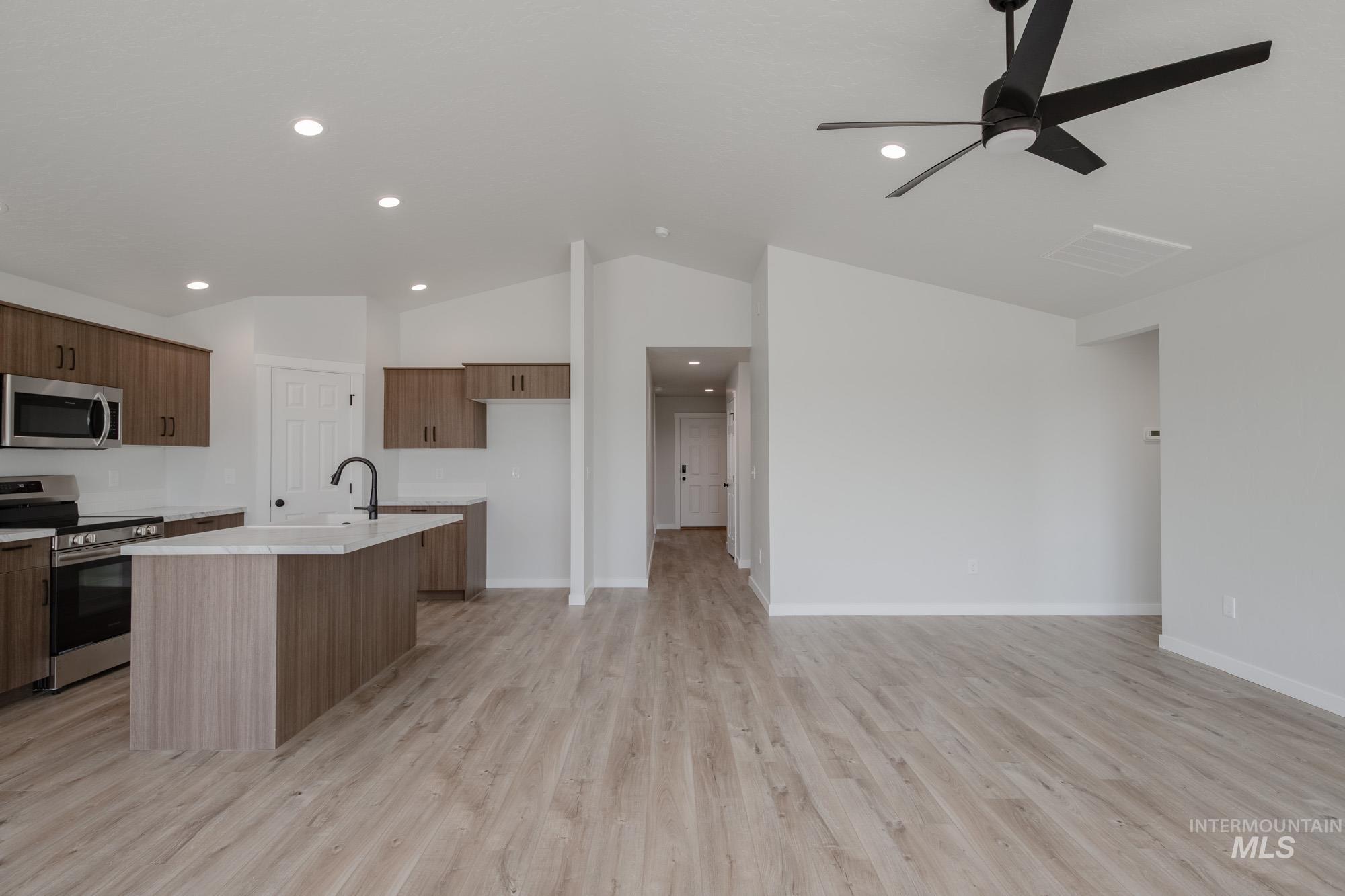 2905 E Valley Wind St, Kuna, Idaho 83634, 3 Bedrooms, 2 Bathrooms, Residential For Sale, Price $414,990,MLS 98961670