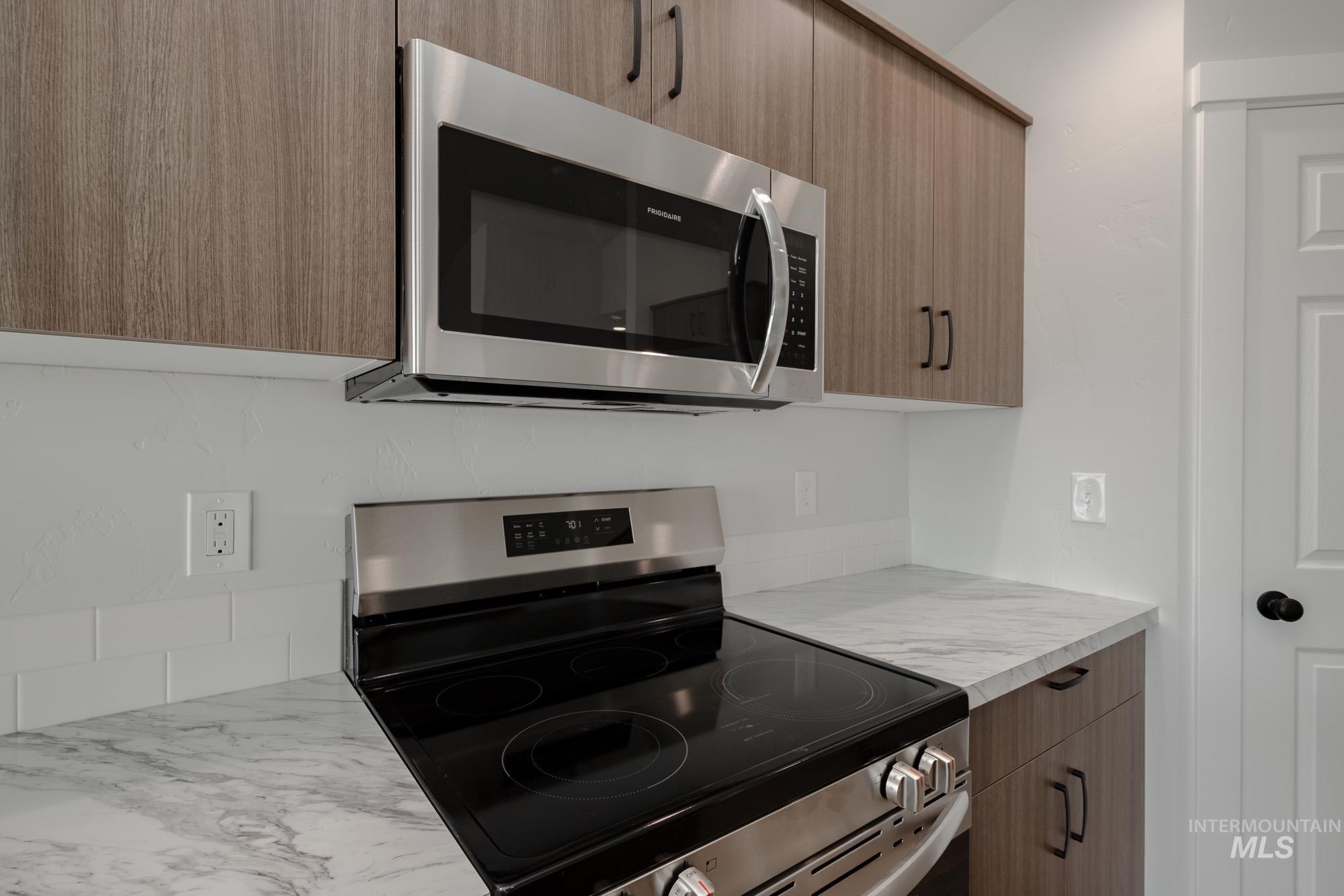 2905 E Valley Wind St, Kuna, Idaho 83634, 3 Bedrooms, 2 Bathrooms, Residential For Sale, Price $414,990,MLS 98961670