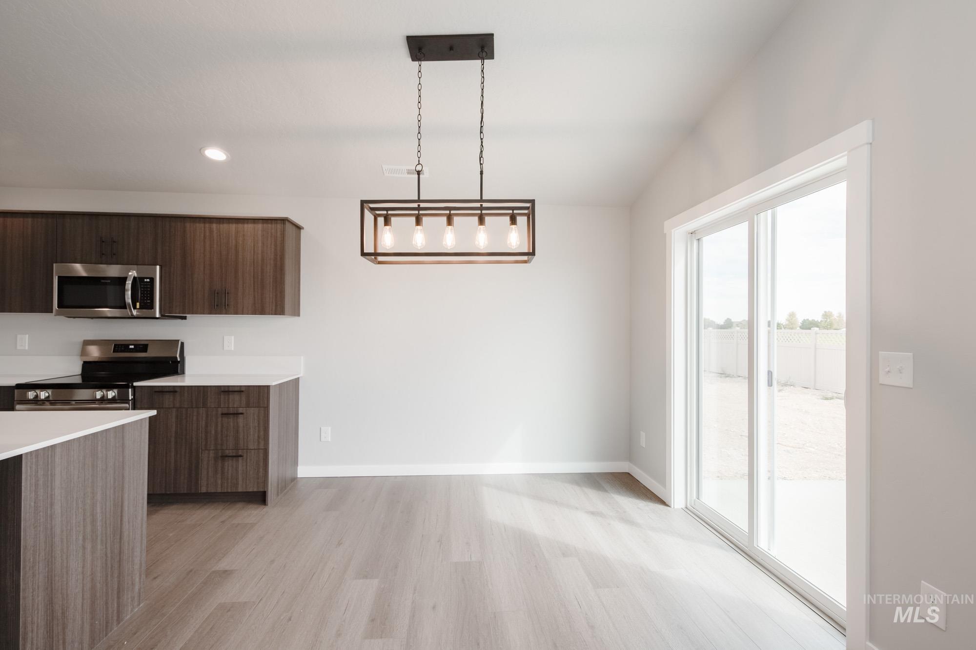 2921 E Valley Wind St, Kuna, Idaho 83634, 3 Bedrooms, 2 Bathrooms, Residential For Sale, Price $424,990,MLS 98961671