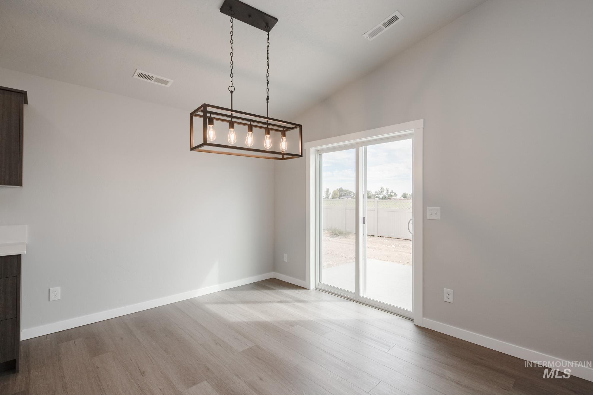 2921 E Valley Wind St, Kuna, Idaho 83634, 3 Bedrooms, 2 Bathrooms, Residential For Sale, Price $424,990,MLS 98961671