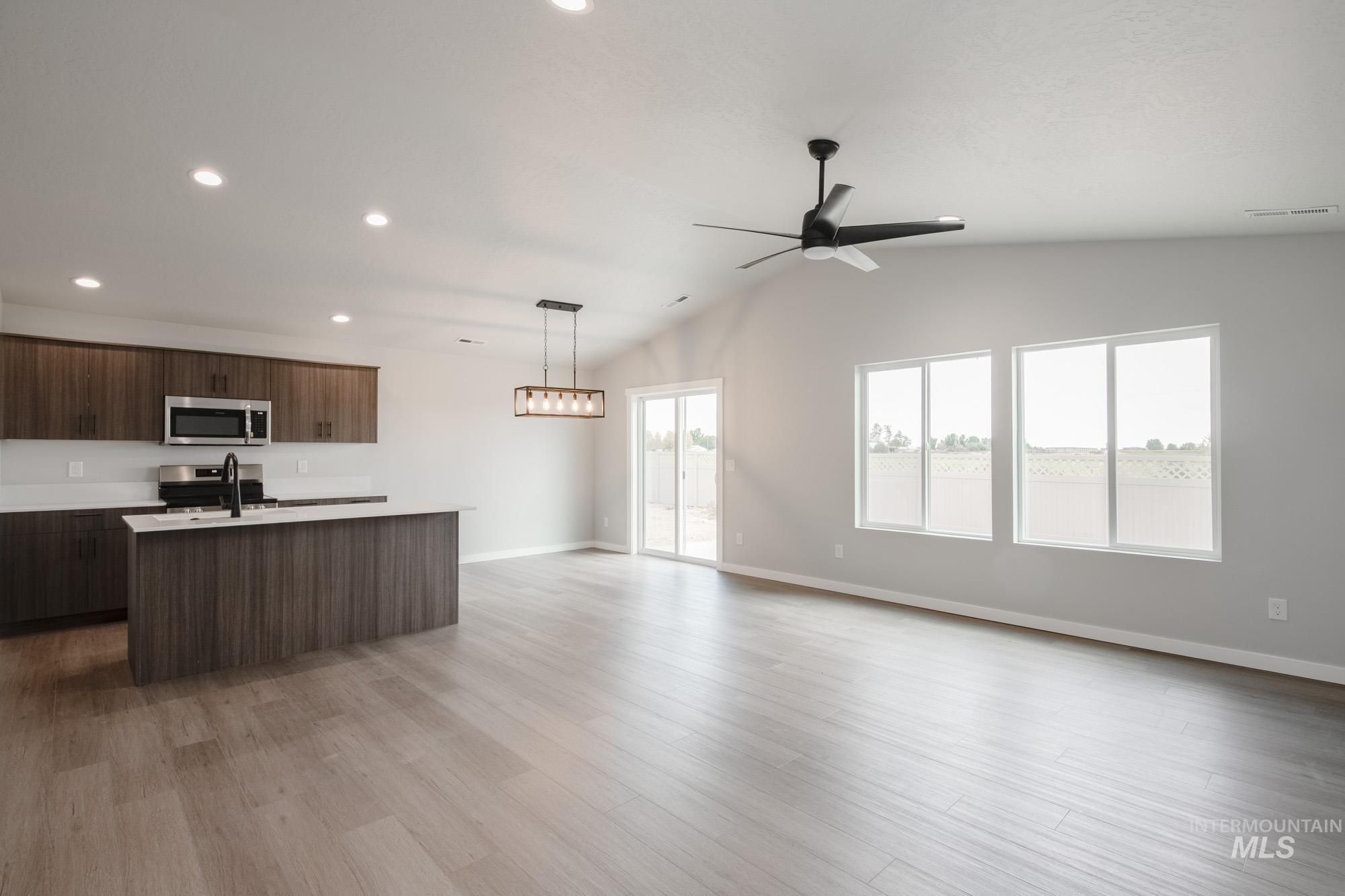 2921 E Valley Wind St, Kuna, Idaho 83634, 3 Bedrooms, 2 Bathrooms, Residential For Sale, Price $424,990,MLS 98961671