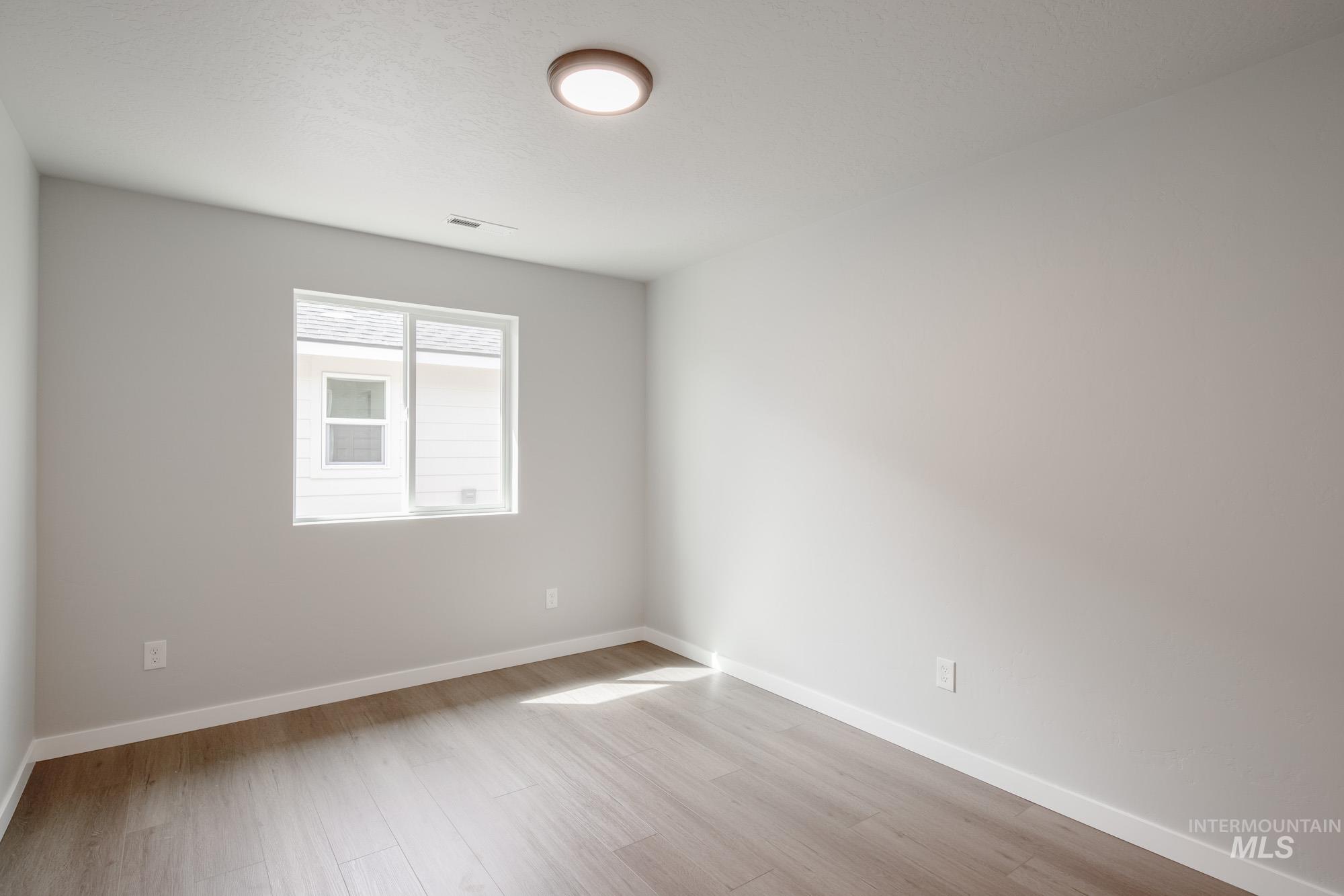 2921 E Valley Wind St, Kuna, Idaho 83634, 3 Bedrooms, 2 Bathrooms, Residential For Sale, Price $424,990,MLS 98961671