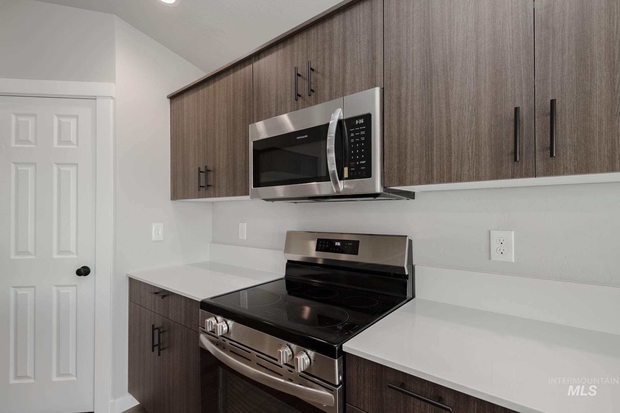 2921 E Valley Wind St, Kuna, Idaho 83634, 3 Bedrooms, 2 Bathrooms, Residential For Sale, Price $424,990,MLS 98961671