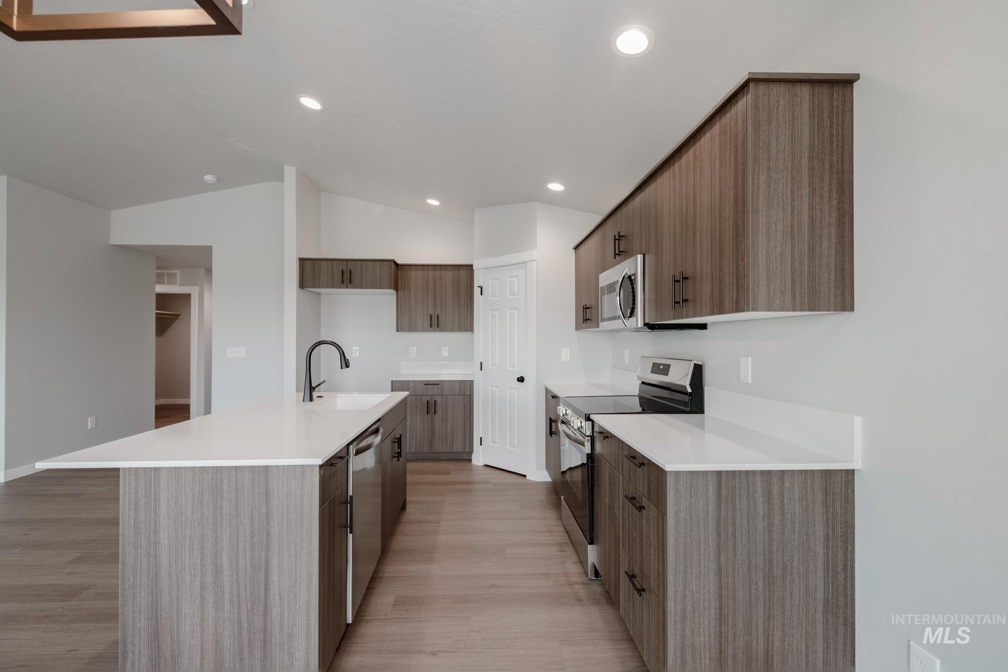 2921 E Valley Wind St, Kuna, Idaho 83634, 3 Bedrooms, 2 Bathrooms, Residential For Sale, Price $424,990,MLS 98961671