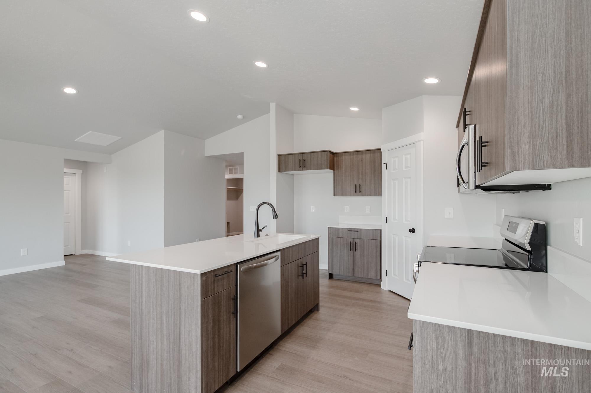 2921 E Valley Wind St, Kuna, Idaho 83634, 3 Bedrooms, 2 Bathrooms, Residential For Sale, Price $424,990,MLS 98961671