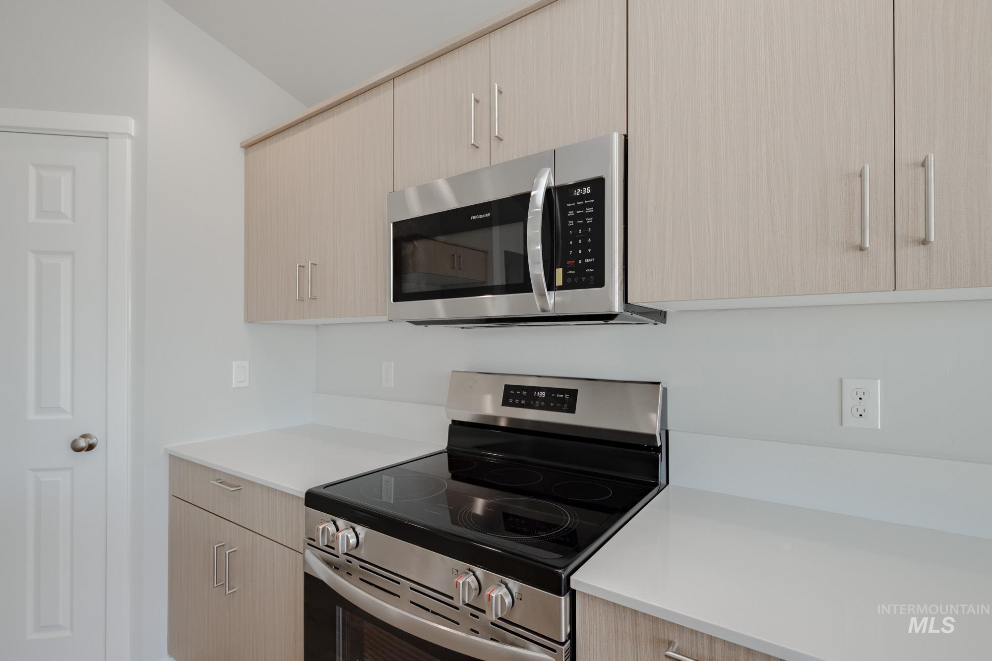 310 N Cranesbill Ave, Kuna, Idaho 83634, 3 Bedrooms, 2 Bathrooms, Residential For Sale, Price $411,990,MLS 98961672