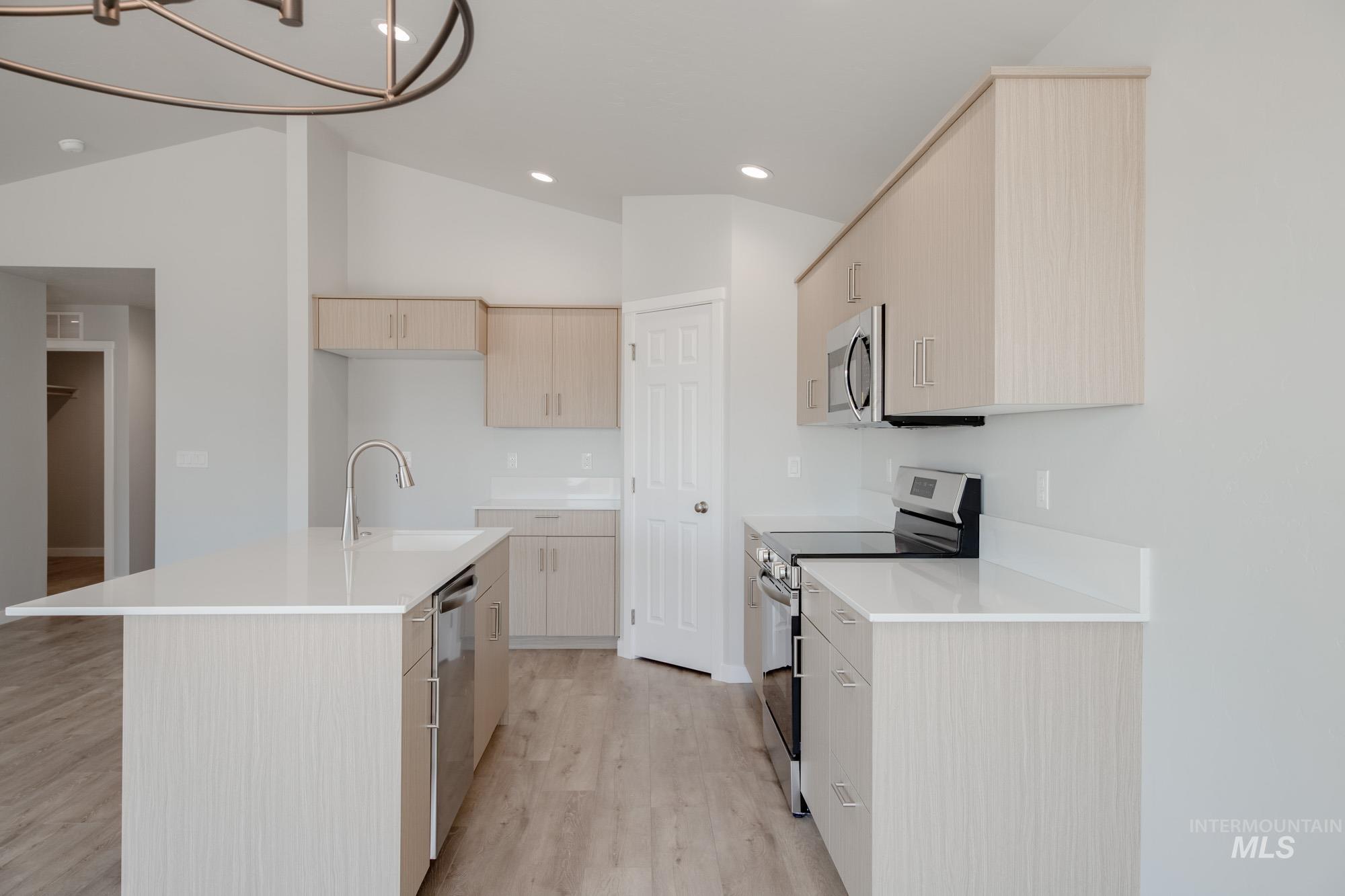 310 N Cranesbill Ave, Kuna, Idaho 83634, 3 Bedrooms, 2 Bathrooms, Residential For Sale, Price $411,990,MLS 98961672