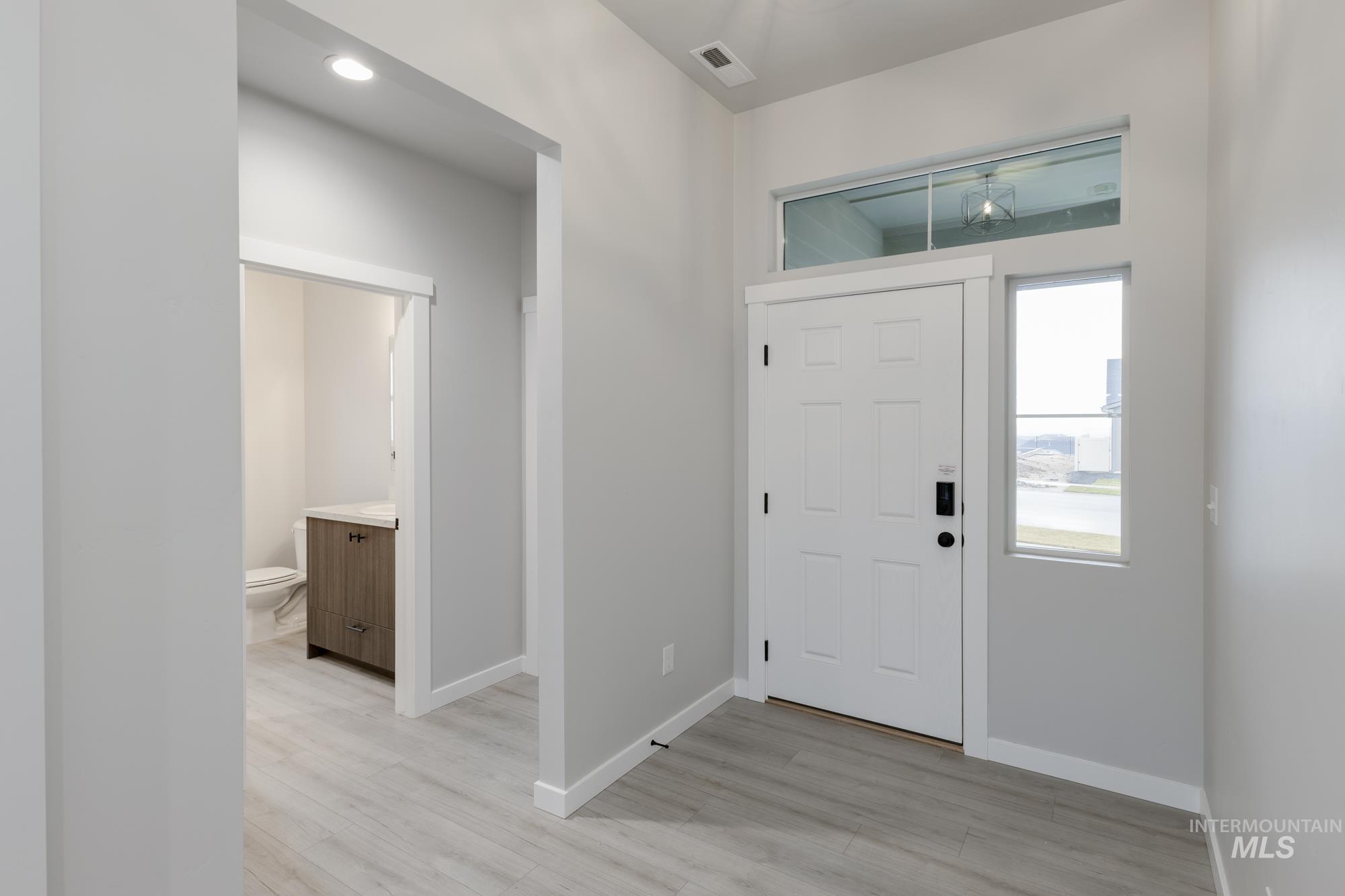 1204 W Cub River Dr, Meridian, Idaho 83642, 4 Bedrooms, 2 Bathrooms, Residential For Sale, Price $564,990,MLS 98961674