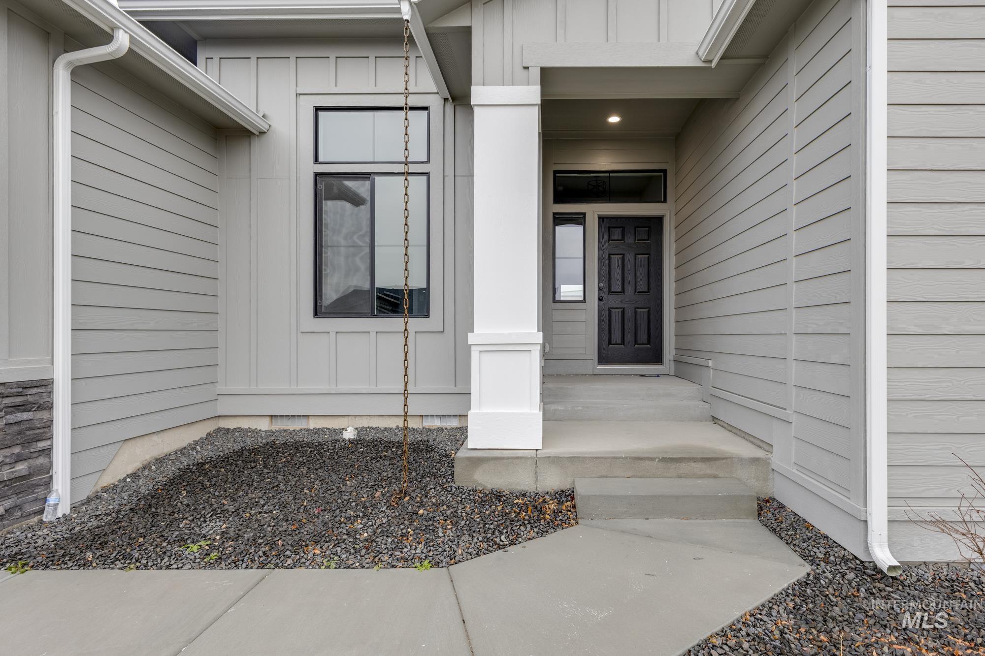 1204 W Cub River Dr, Meridian, Idaho 83642, 4 Bedrooms, 2 Bathrooms, Residential For Sale, Price $564,990,MLS 98961674