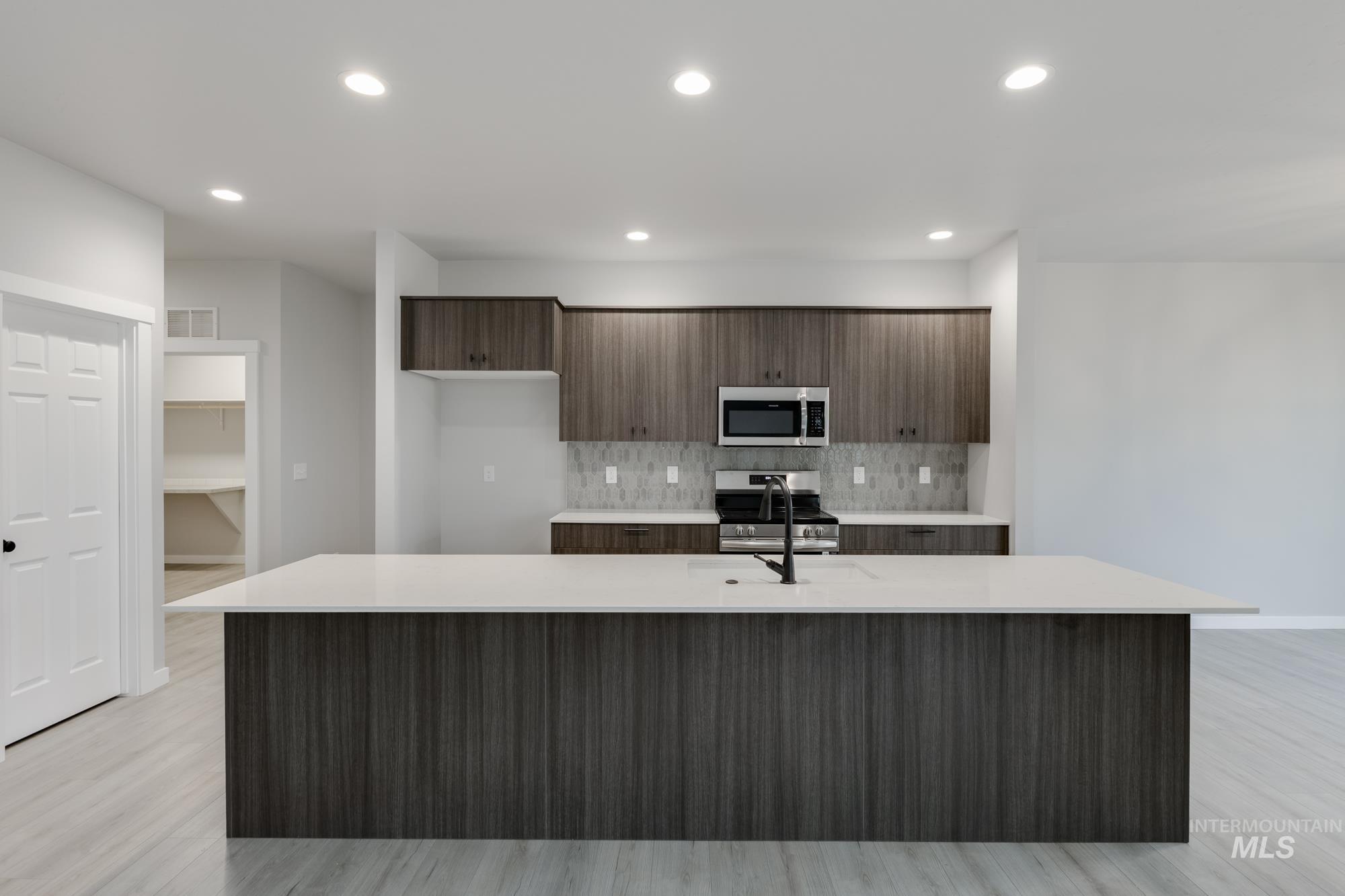 1204 W Cub River Dr, Meridian, Idaho 83642, 4 Bedrooms, 2 Bathrooms, Residential For Sale, Price $564,990,MLS 98961674