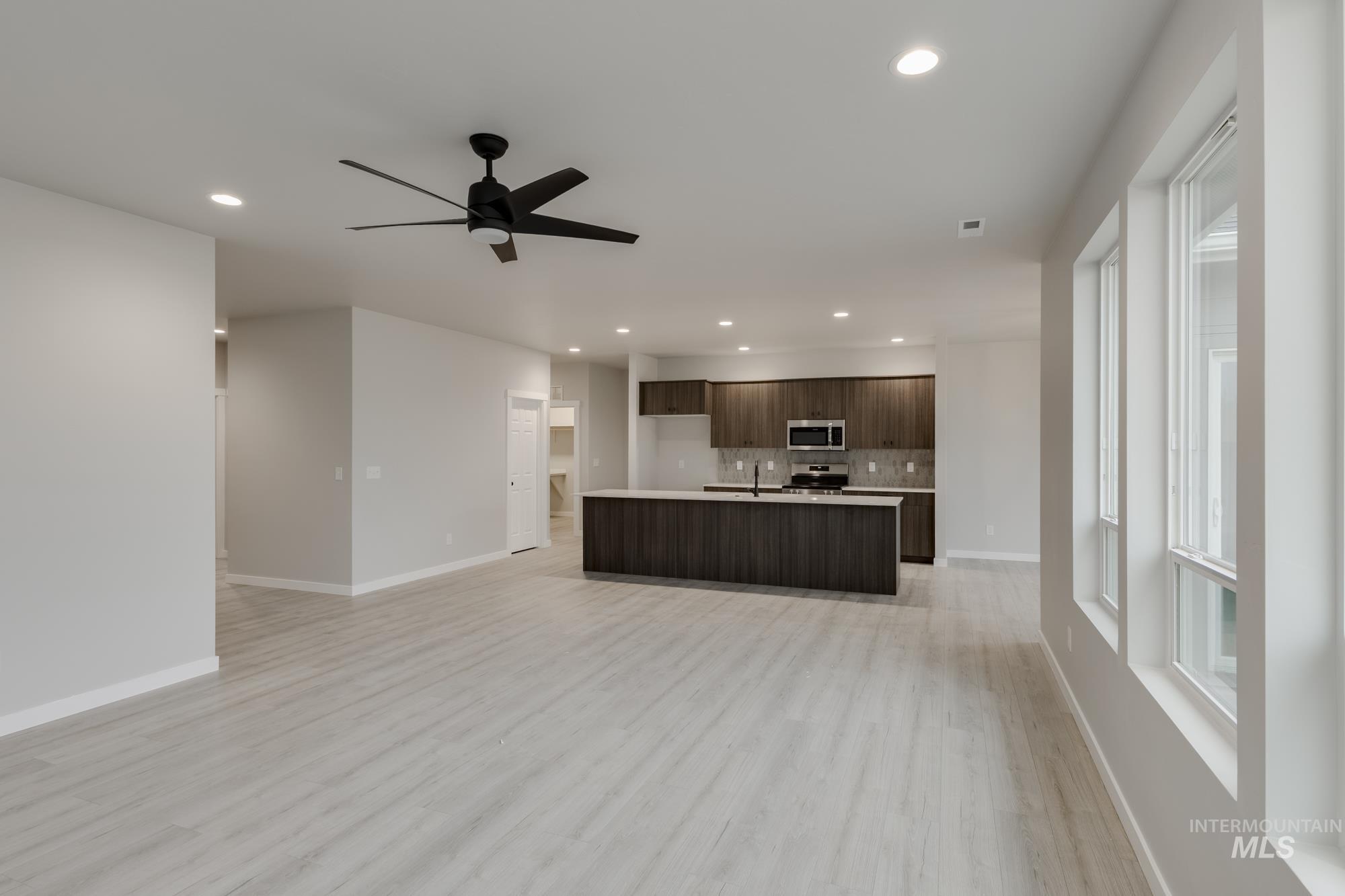 1204 W Cub River Dr, Meridian, Idaho 83642, 4 Bedrooms, 2 Bathrooms, Residential For Sale, Price $564,990,MLS 98961674