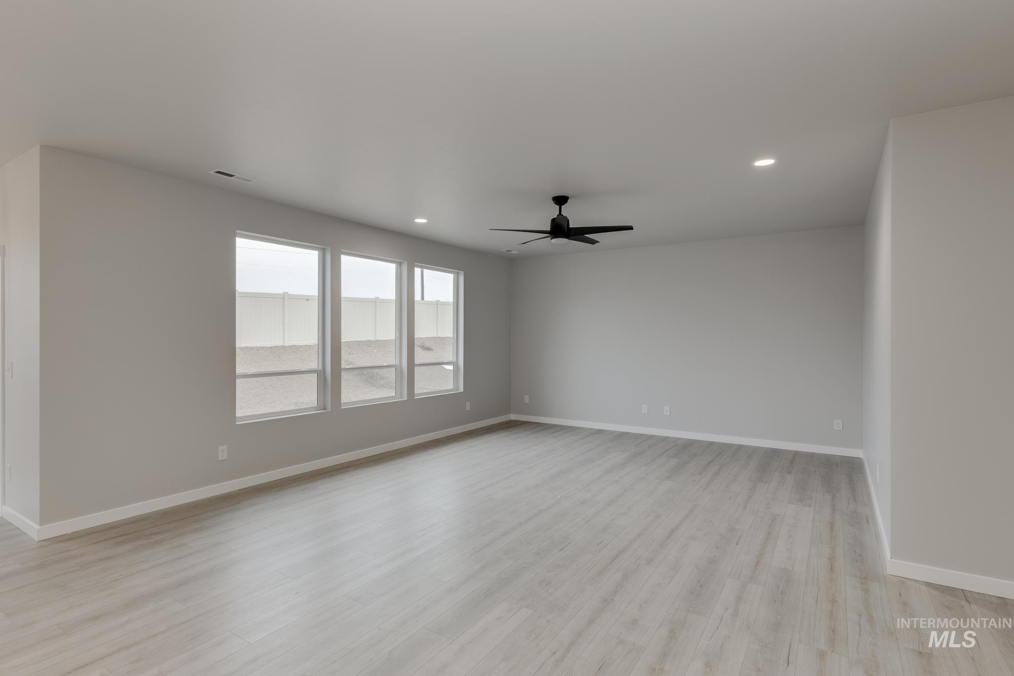 1204 W Cub River Dr, Meridian, Idaho 83642, 4 Bedrooms, 2 Bathrooms, Residential For Sale, Price $564,990,MLS 98961674