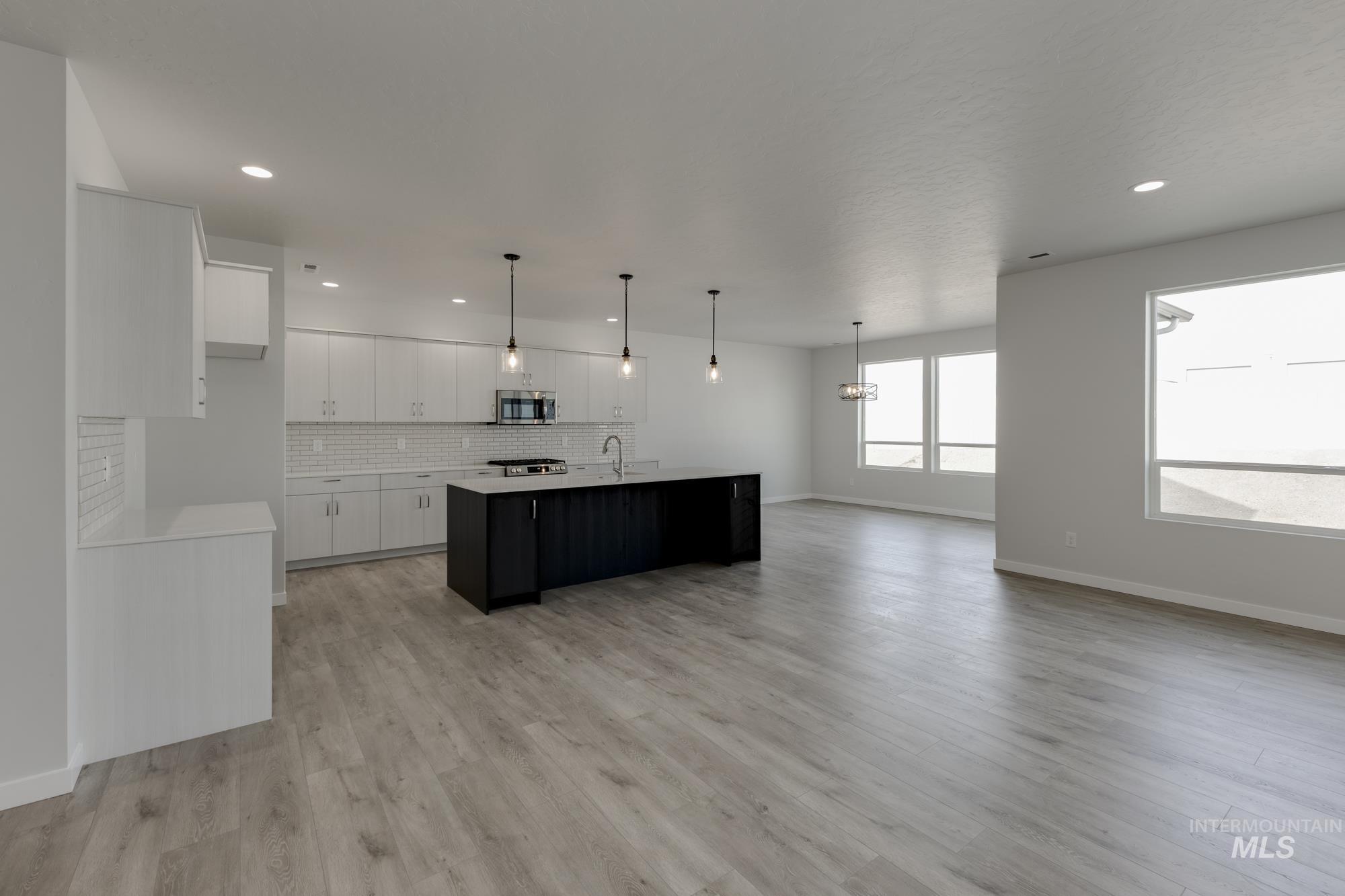 1188 W Cub River Dr, Meridian, Idaho 83642, 4 Bedrooms, 2.5 Bathrooms, Residential For Sale, Price $594,990,MLS 98961675