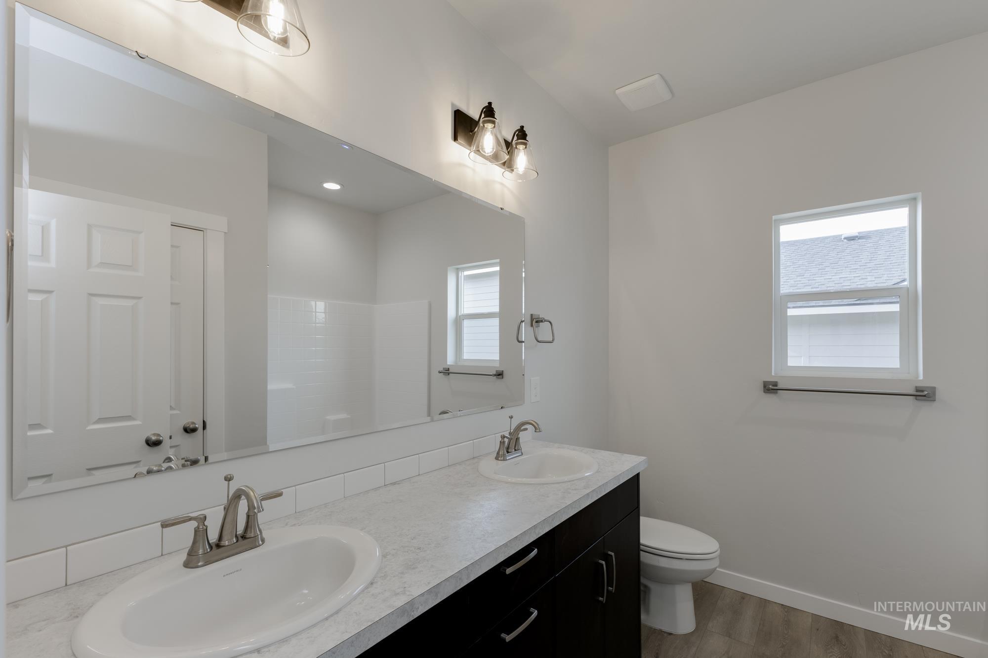 1188 W Cub River Dr, Meridian, Idaho 83642, 4 Bedrooms, 2.5 Bathrooms, Residential For Sale, Price $594,990,MLS 98961675