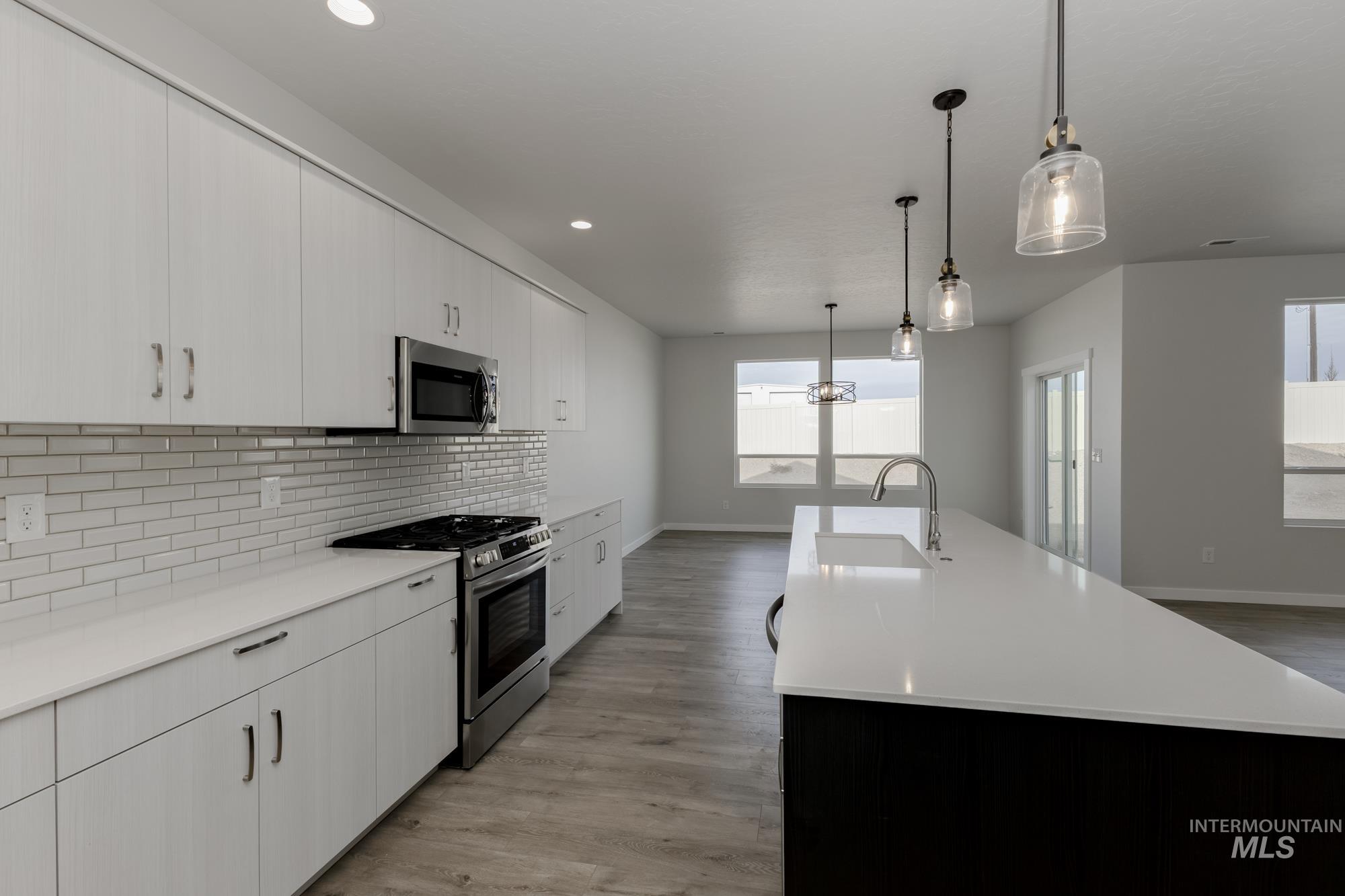 1188 W Cub River Dr, Meridian, Idaho 83642, 4 Bedrooms, 2.5 Bathrooms, Residential For Sale, Price $594,990,MLS 98961675