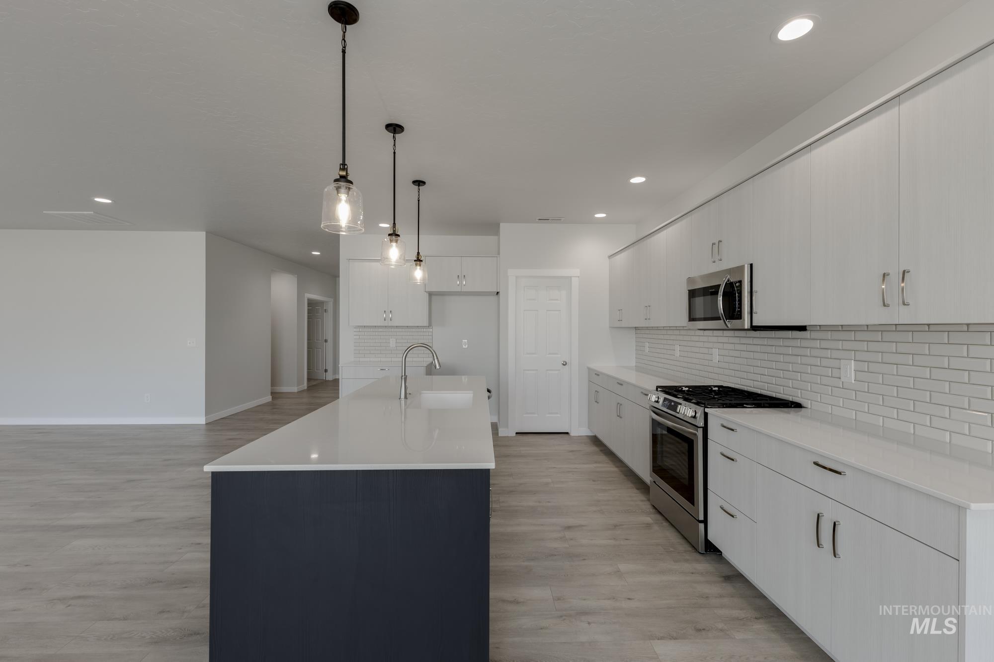 1188 W Cub River Dr, Meridian, Idaho 83642, 4 Bedrooms, 2.5 Bathrooms, Residential For Sale, Price $594,990,MLS 98961675