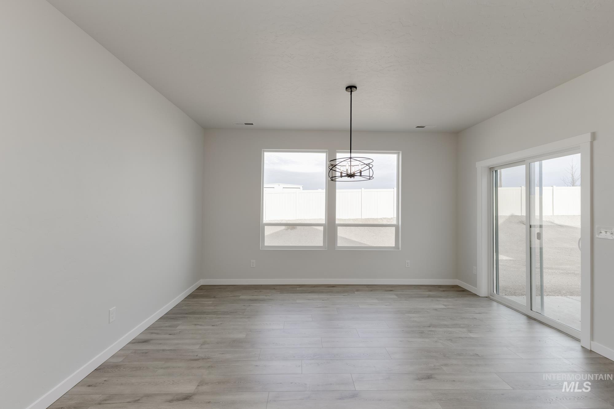 1188 W Cub River Dr, Meridian, Idaho 83642, 4 Bedrooms, 2.5 Bathrooms, Residential For Sale, Price $594,990,MLS 98961675