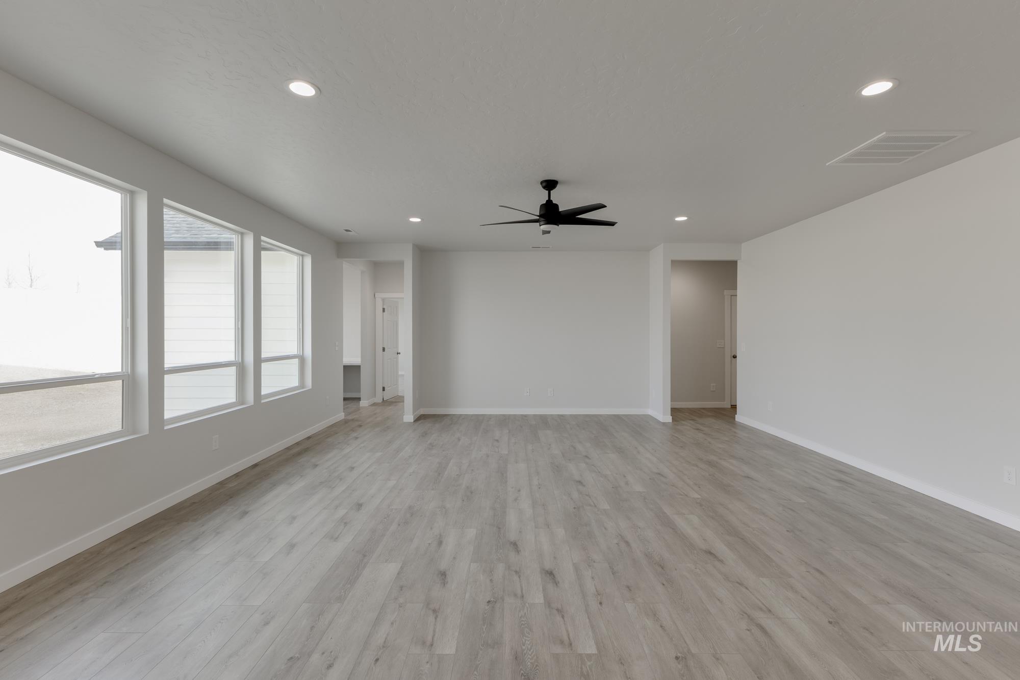 1188 W Cub River Dr, Meridian, Idaho 83642, 4 Bedrooms, 2.5 Bathrooms, Residential For Sale, Price $594,990,MLS 98961675