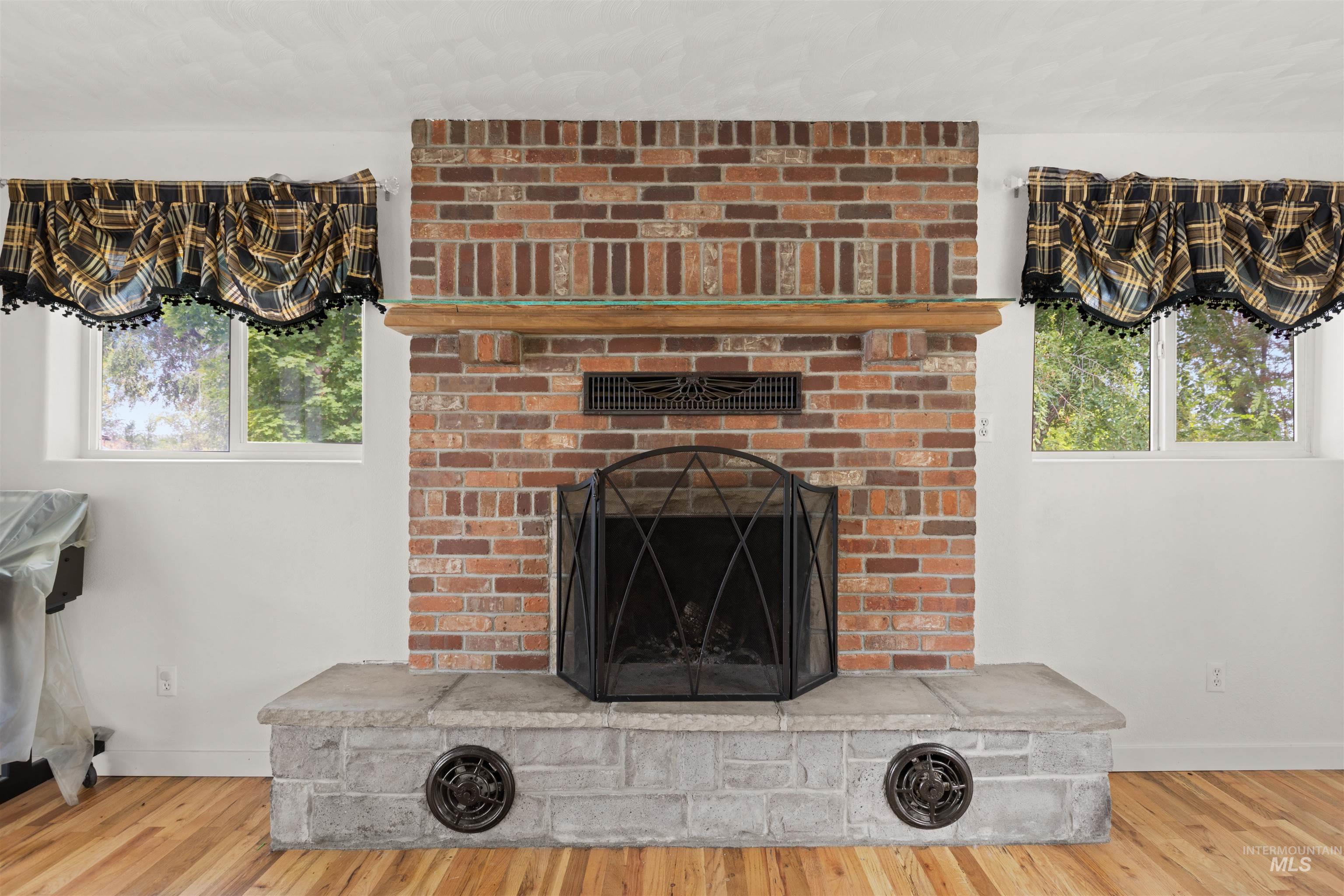 2333 Berglund, Emmett, Idaho 83617, 2 Bedrooms, 1 Bathroom, Residential For Sale, Price $609,000, 98961710