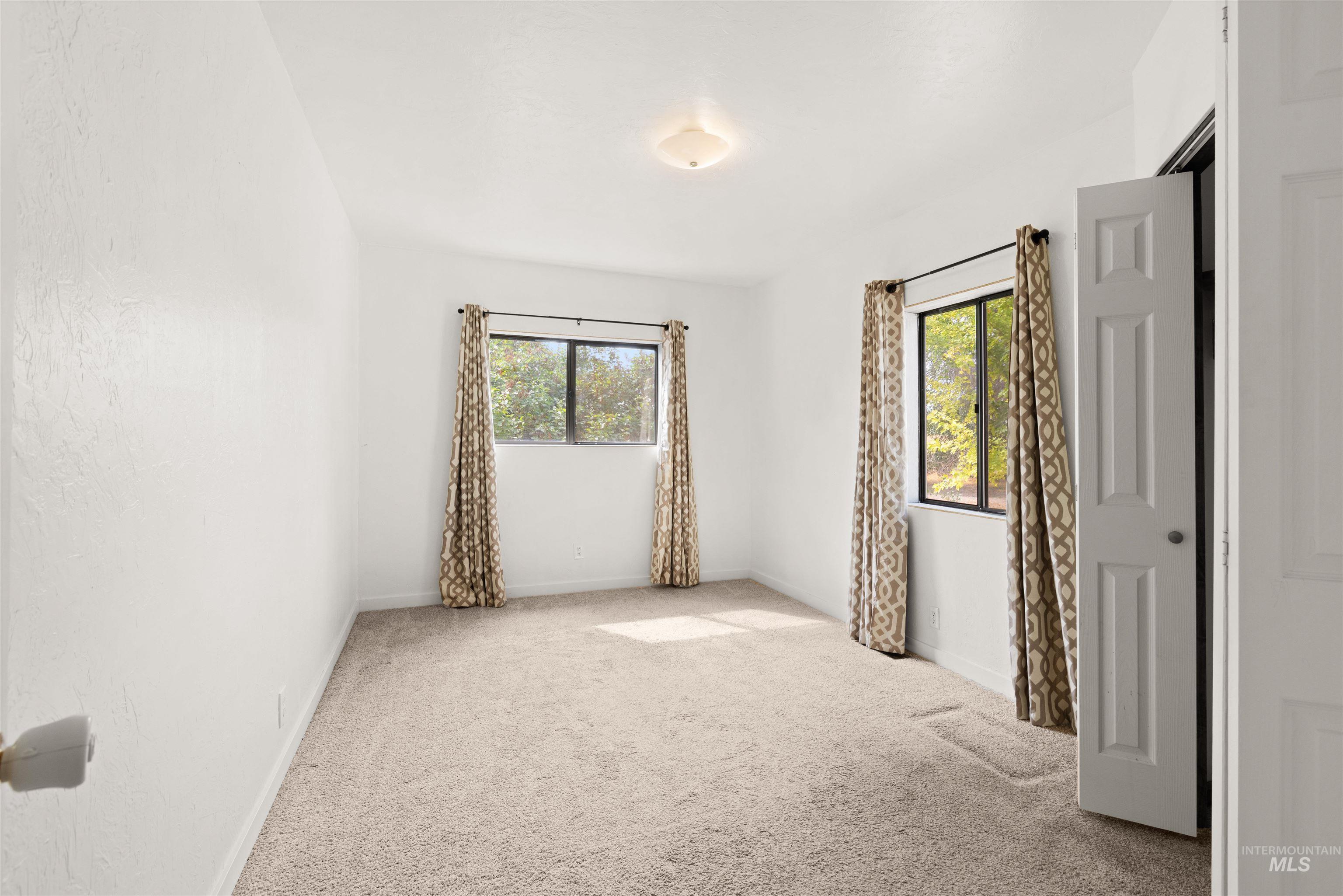 2333 Berglund, Emmett, Idaho 83617, 2 Bedrooms, 1 Bathroom, Residential For Sale, Price $609,000, 98961710