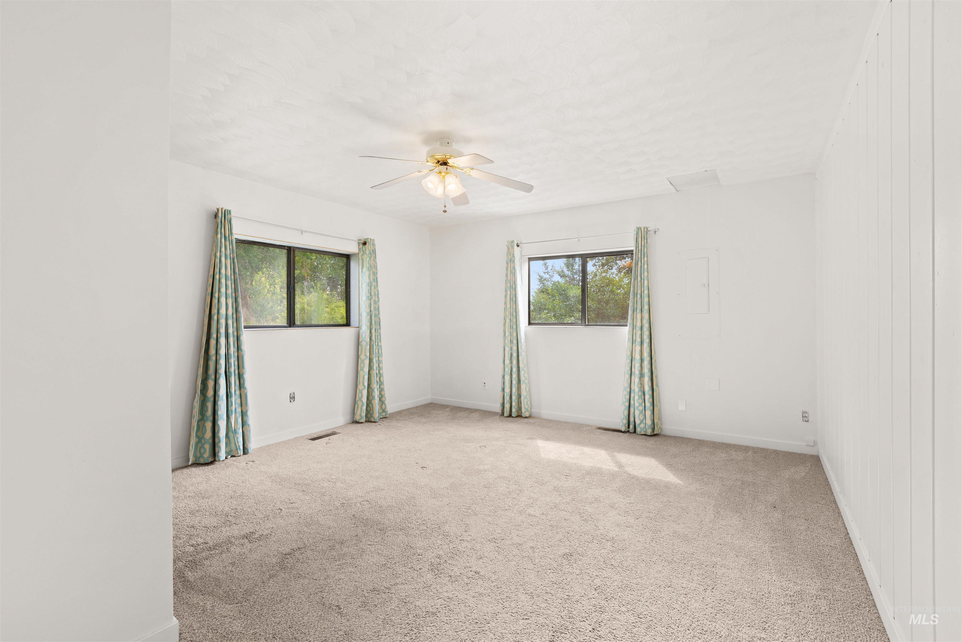 2333 Berglund, Emmett, Idaho 83617, 2 Bedrooms, 1 Bathroom, Residential For Sale, Price $609,000, 98961710